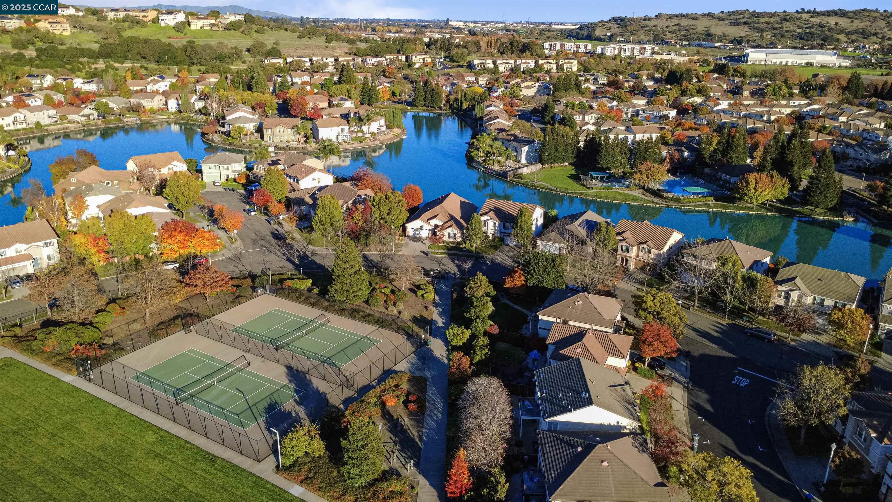 Detail Gallery Image 3 of 38 For 5109 Napa Shore Dr, Fairfield,  CA 94534 - 3 Beds | 2 Baths