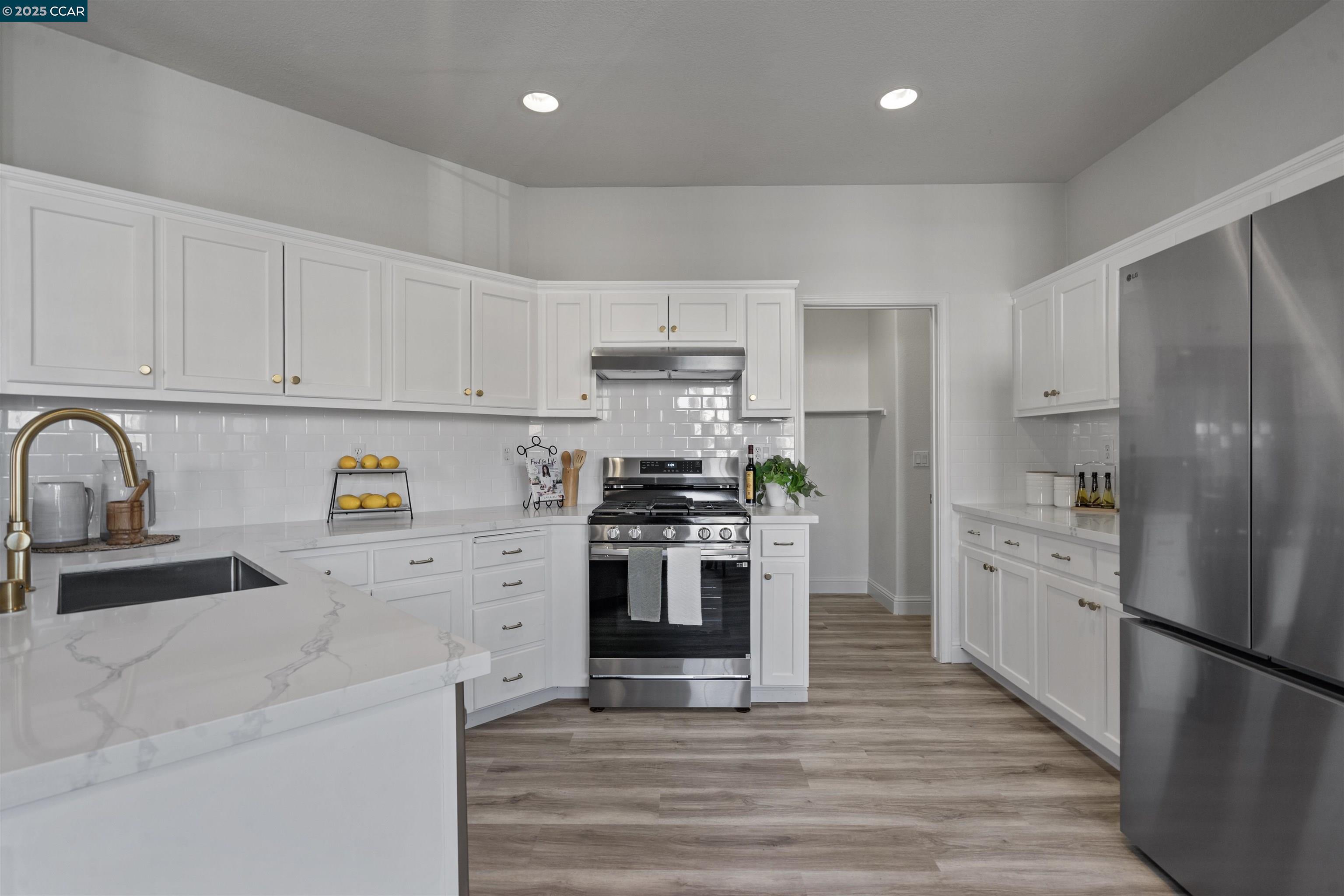 Detail Gallery Image 9 of 38 For 5109 Napa Shore Dr, Fairfield,  CA 94534 - 3 Beds | 2 Baths