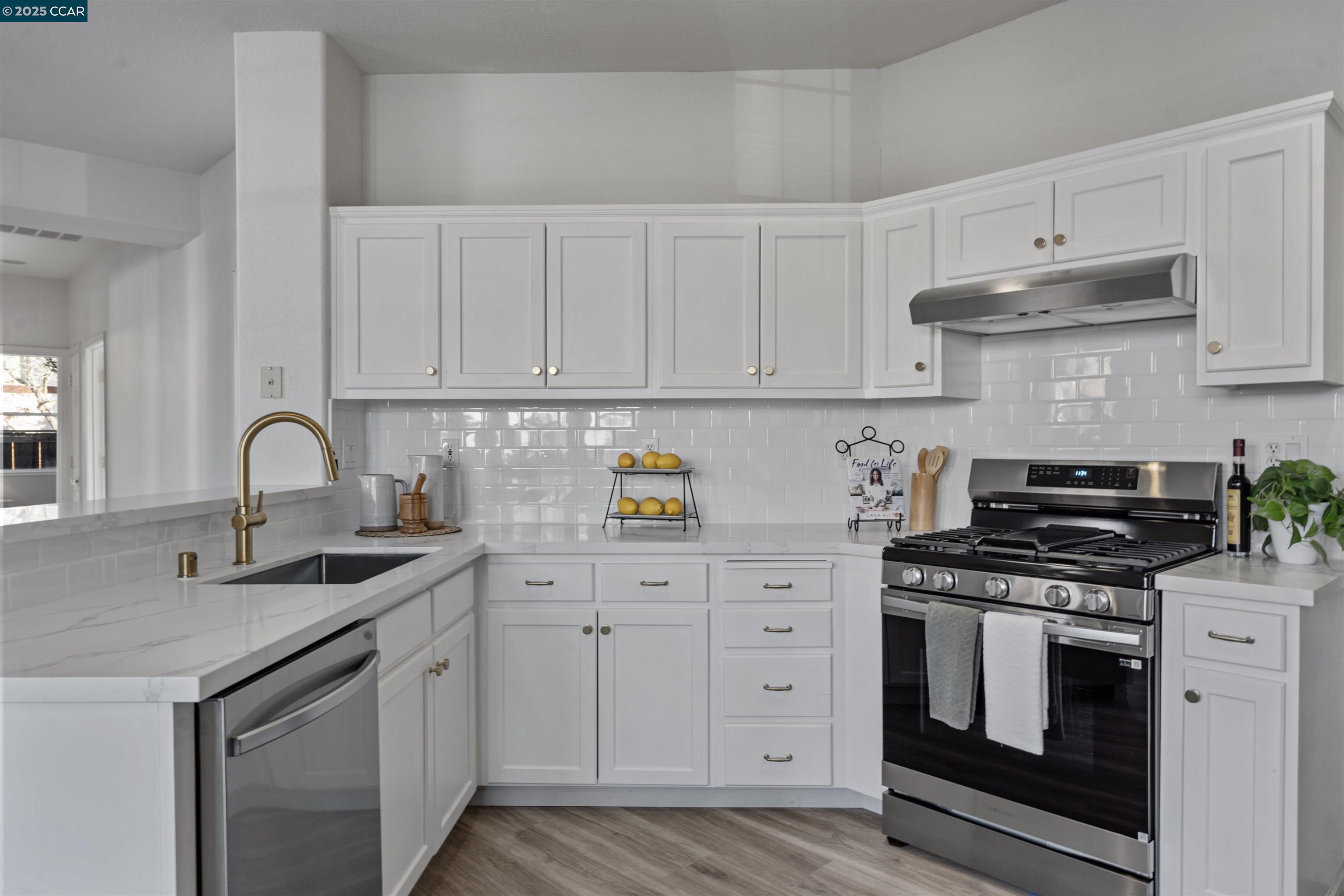 Detail Gallery Image 10 of 38 For 5109 Napa Shore Dr, Fairfield,  CA 94534 - 3 Beds | 2 Baths