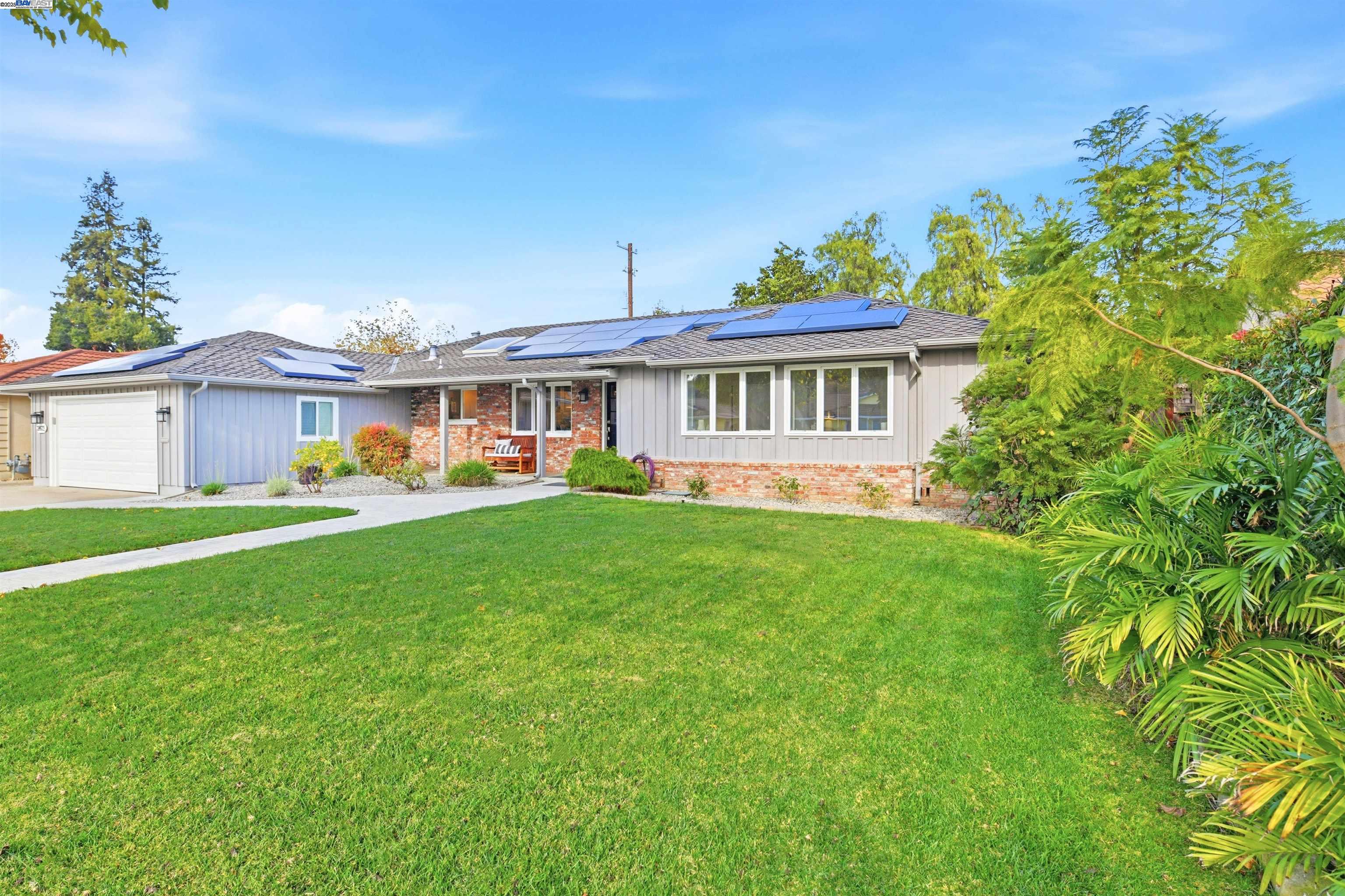 Detail Gallery Image 2 of 38 For 38672 Kimbro St, Fremont,  CA 94536 - 4 Beds | 2/1 Baths