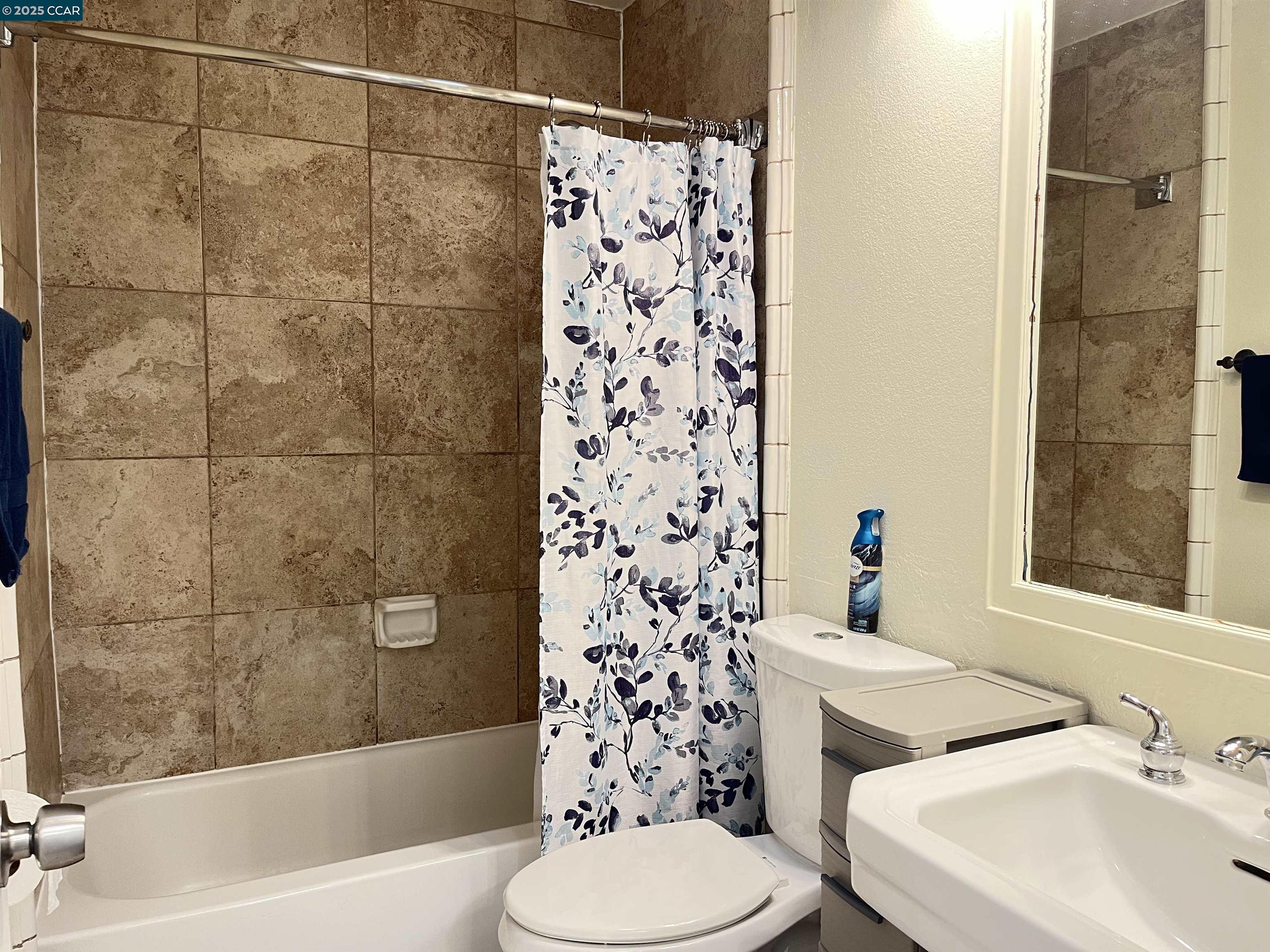 Detail Gallery Image 34 of 52 For 120 Bonita Ct, Rodeo,  CA 94572 - 3 Beds | 2 Baths