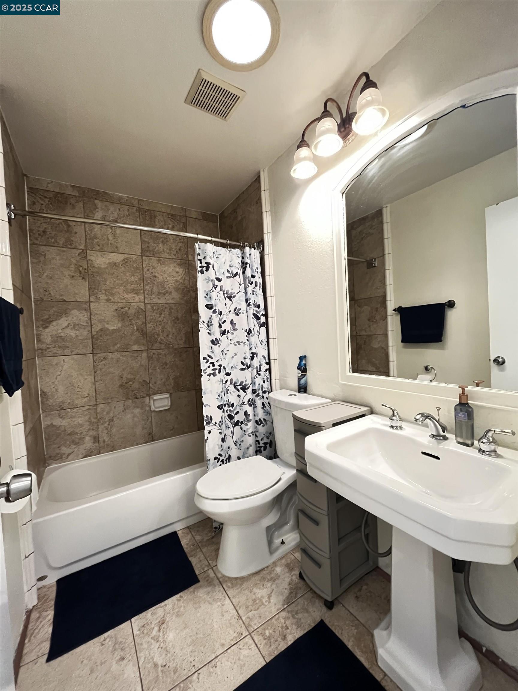 Detail Gallery Image 35 of 52 For 120 Bonita Ct, Rodeo,  CA 94572 - 3 Beds | 2 Baths