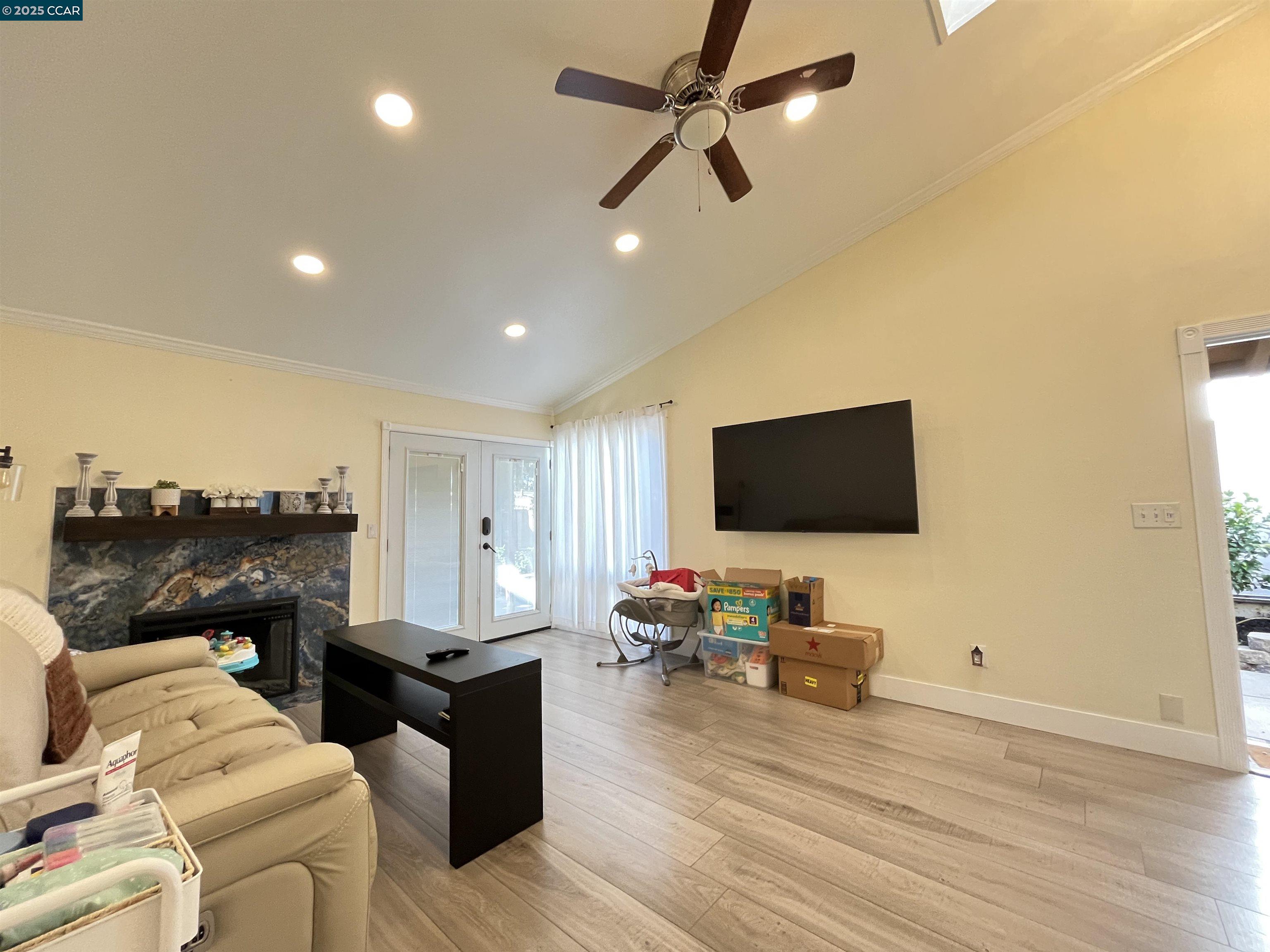 Detail Gallery Image 7 of 52 For 120 Bonita Ct, Rodeo,  CA 94572 - 3 Beds | 2 Baths