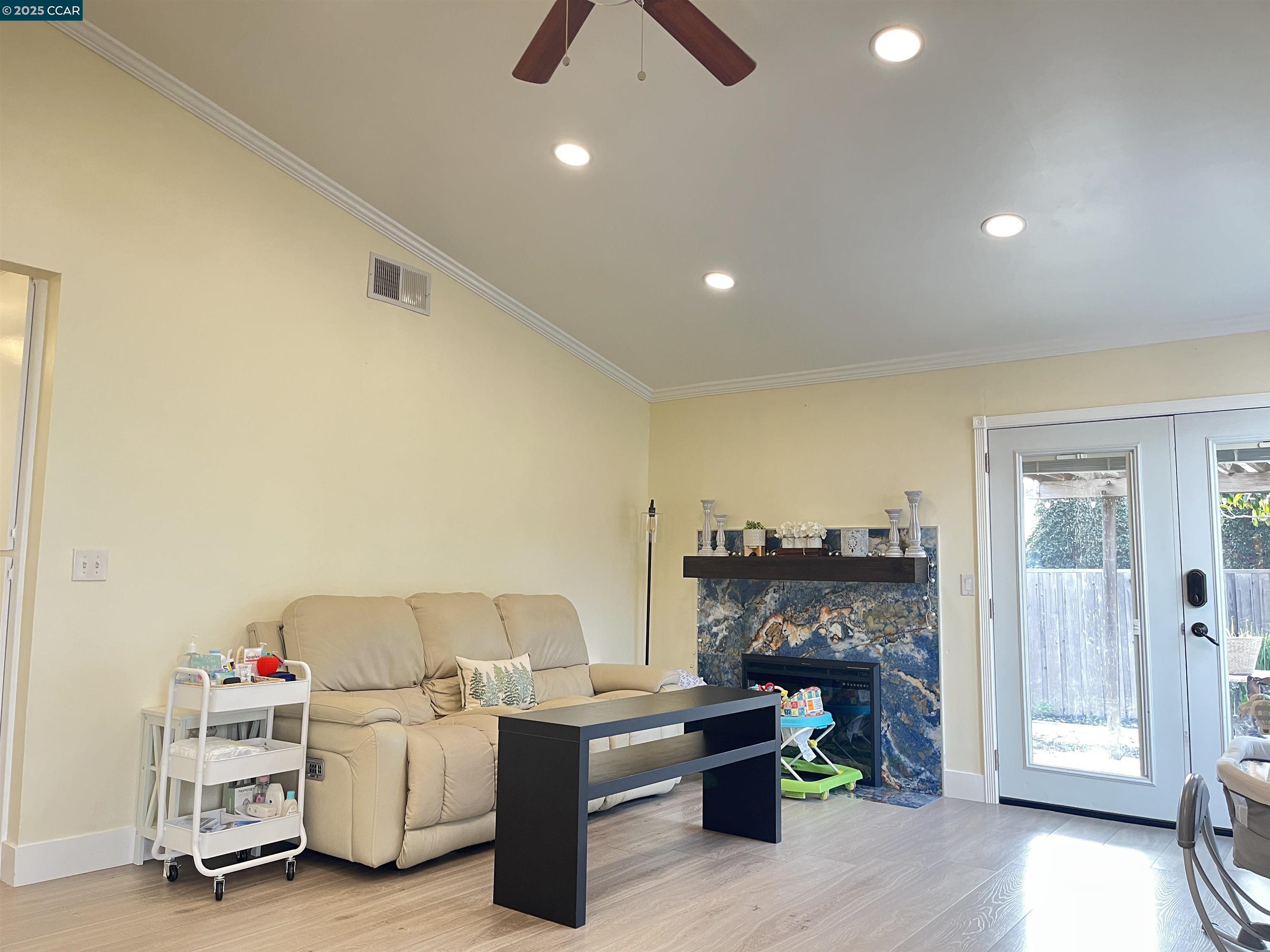 Detail Gallery Image 9 of 52 For 120 Bonita Ct, Rodeo,  CA 94572 - 3 Beds | 2 Baths