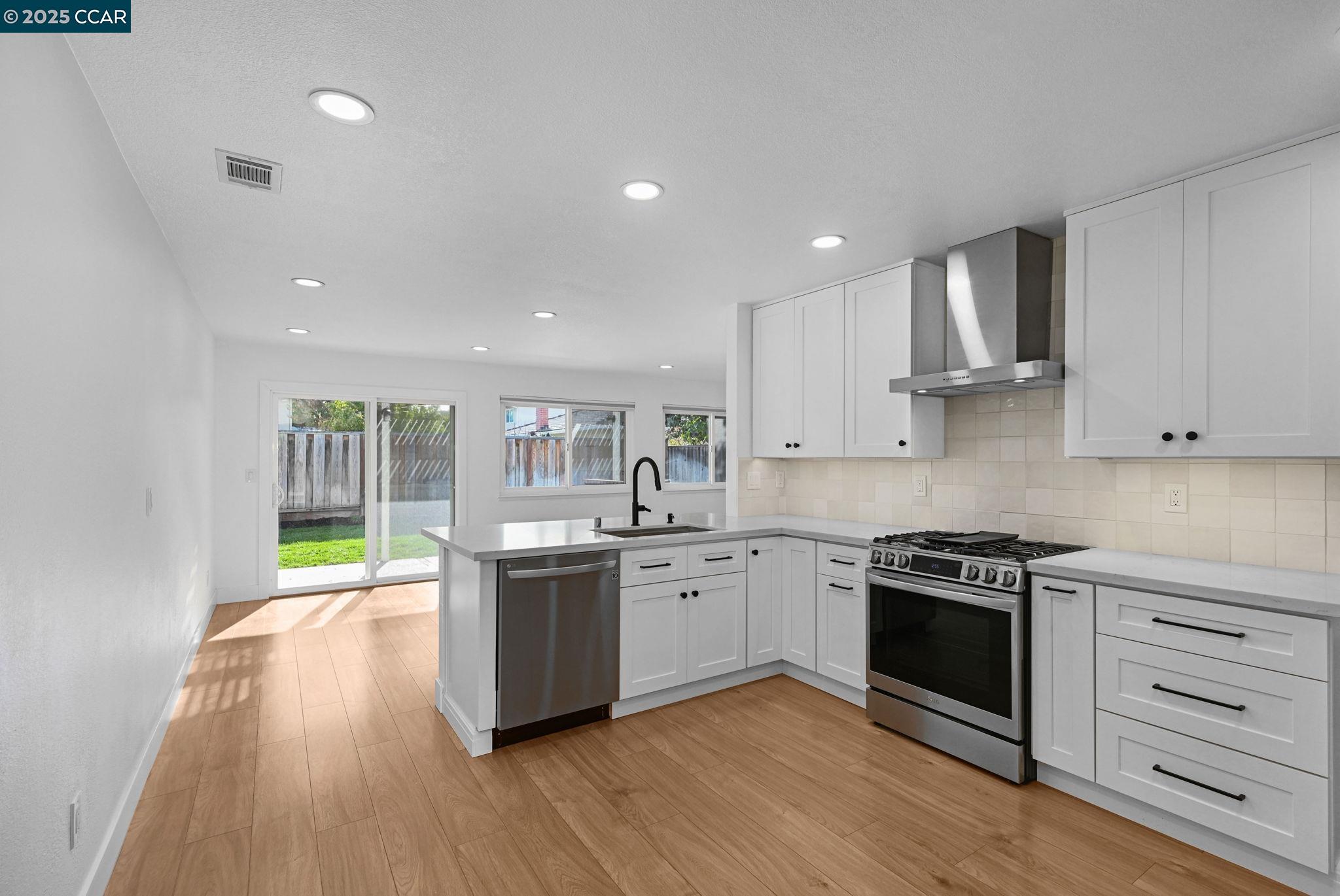 Detail Gallery Image 7 of 27 For 3588 Ballantyne Drive, Pleasanton,  CA 94566-2931 - 4 Beds | 2 Baths