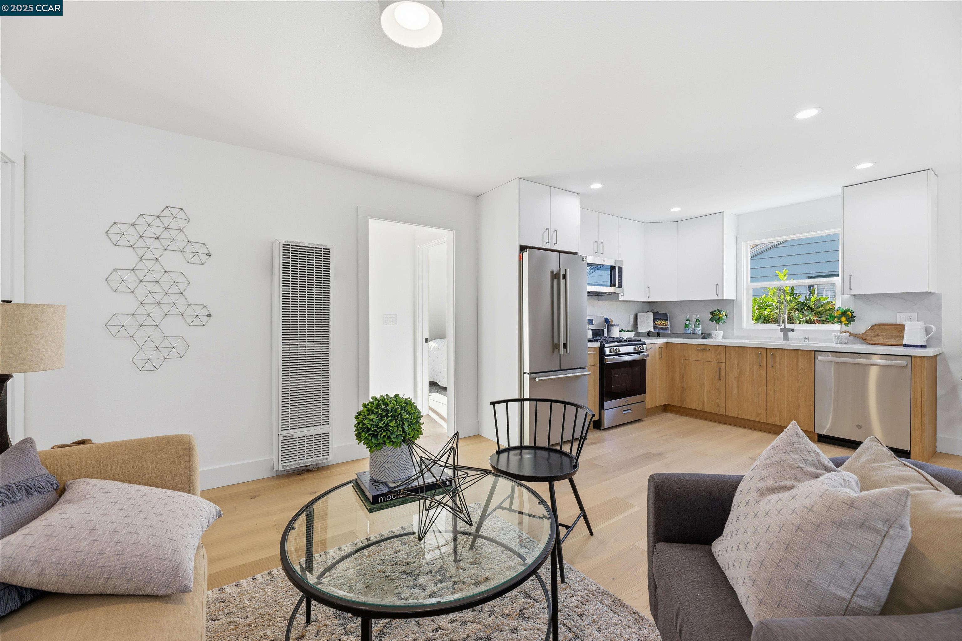 Detail Gallery Image 12 of 37 For 1346 Manor Dr, San Pablo,  CA 94806 - 3 Beds | 1 Baths