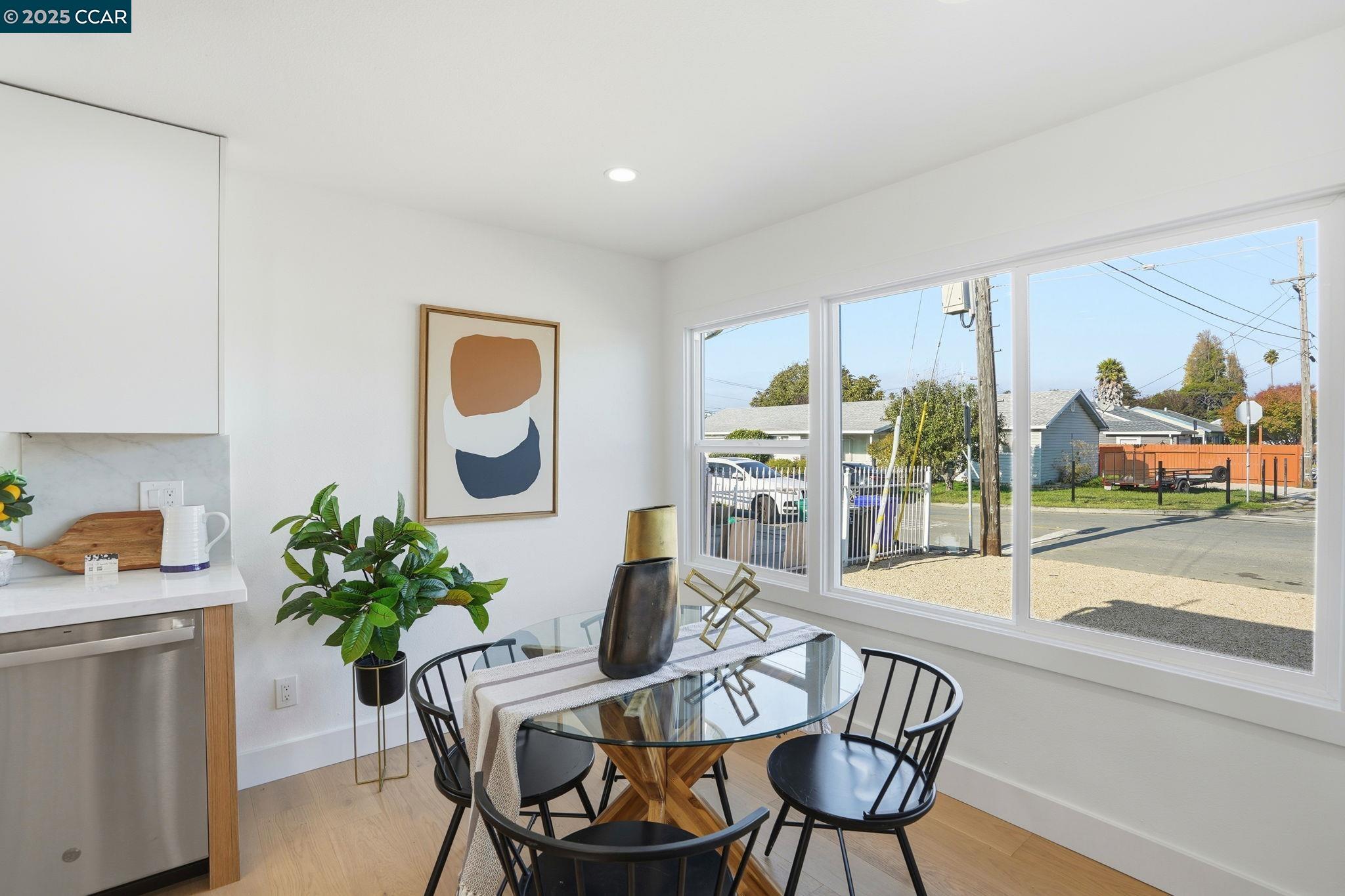 Detail Gallery Image 20 of 37 For 1346 Manor Dr, San Pablo,  CA 94806 - 3 Beds | 1 Baths