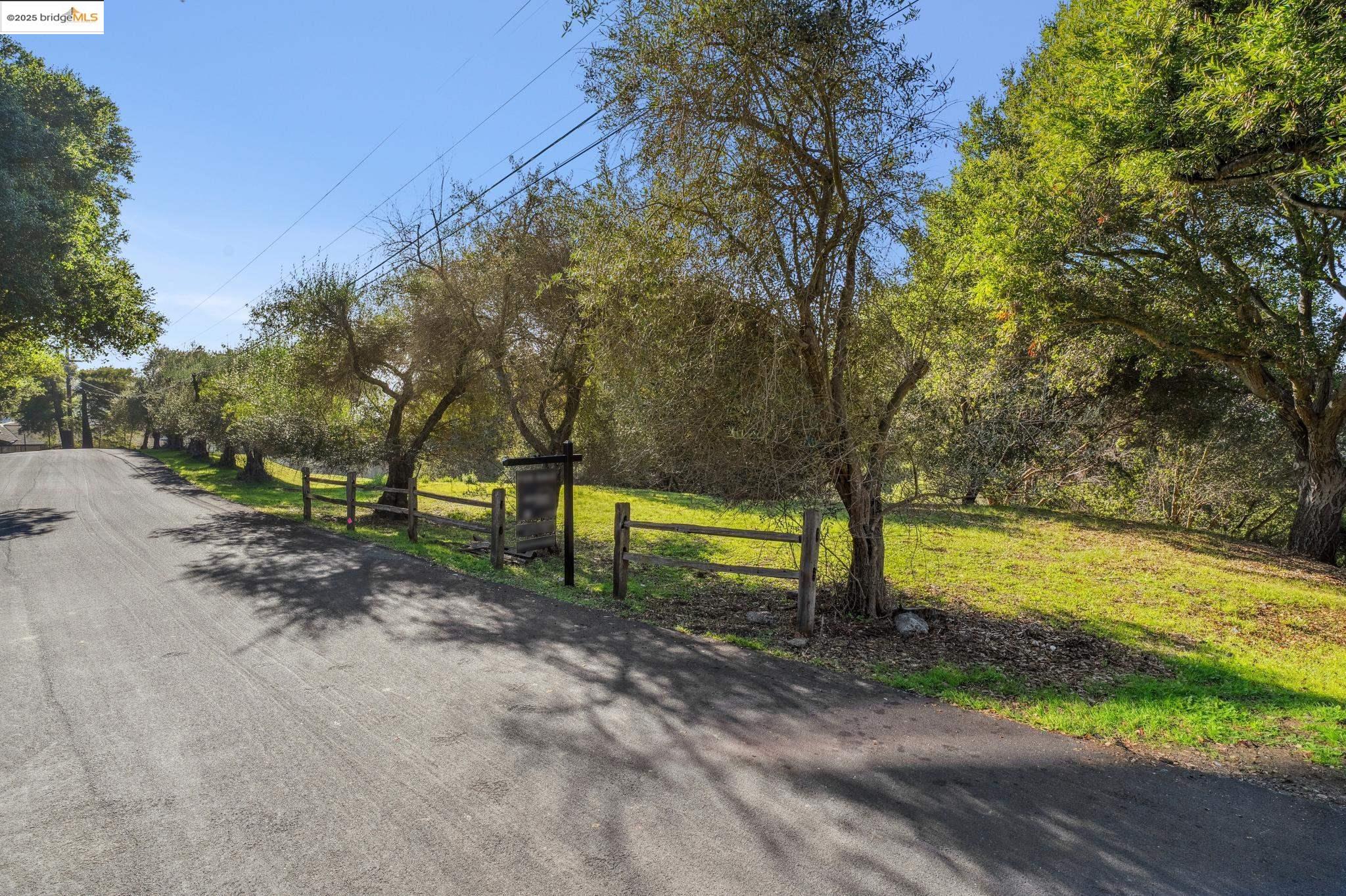 Detail Gallery Image 16 of 43 For 11330 Lochard St, Oakland,  CA 94605 - – Beds | – Baths