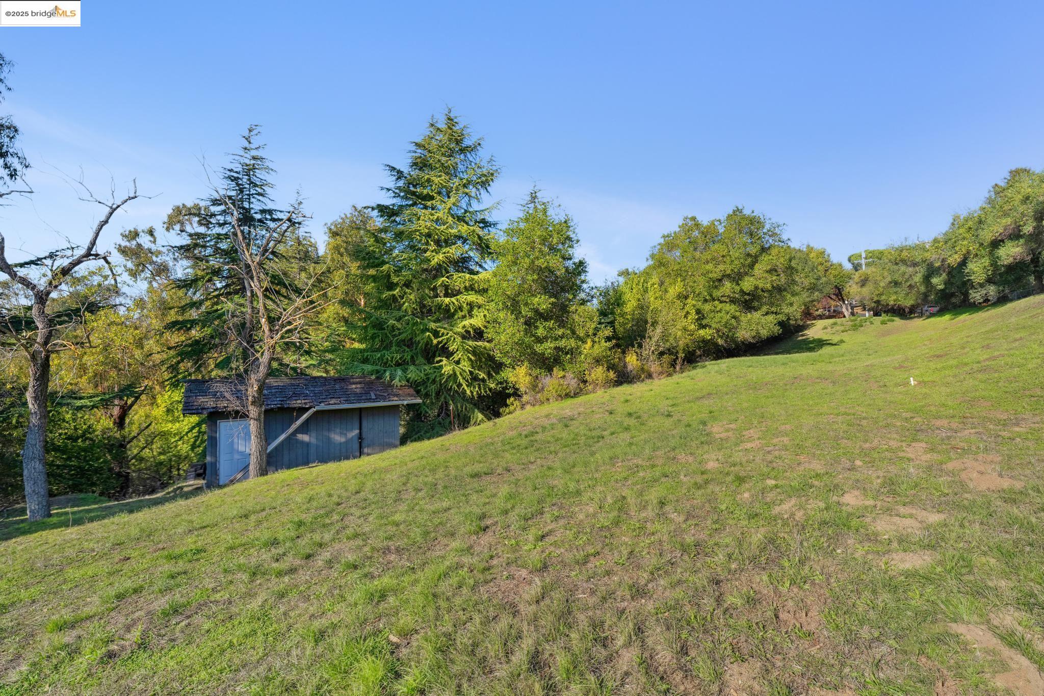 Detail Gallery Image 24 of 43 For 11330 Lochard St, Oakland,  CA 94605 - – Beds | – Baths