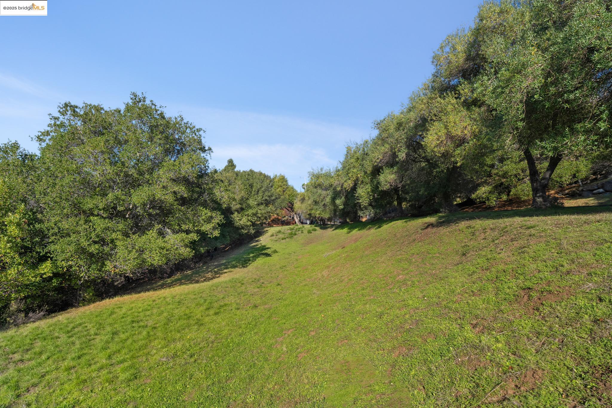 Detail Gallery Image 28 of 43 For 11330 Lochard St, Oakland,  CA 94605 - – Beds | – Baths