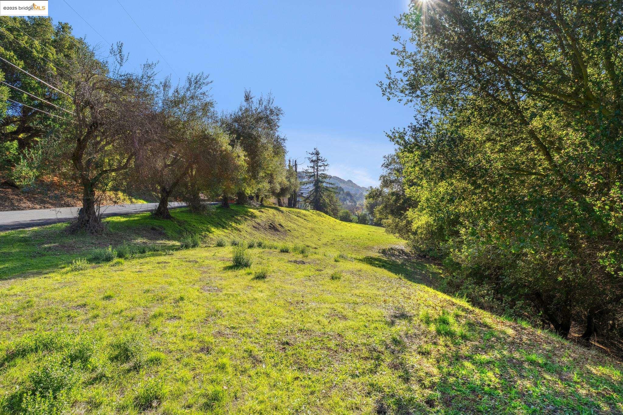 Detail Gallery Image 36 of 43 For 11330 Lochard St, Oakland,  CA 94605 - – Beds | – Baths