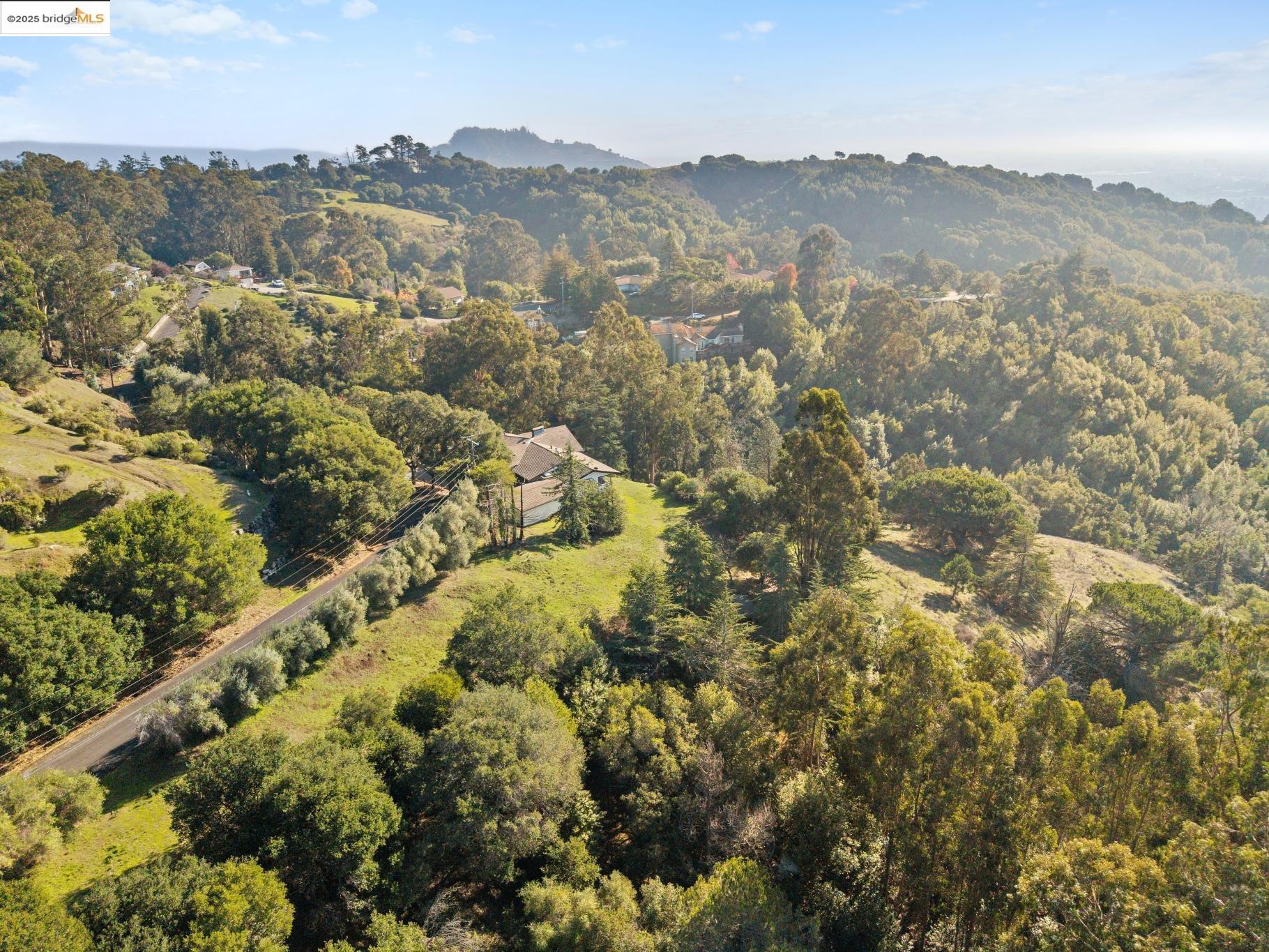 Detail Gallery Image 7 of 43 For 11330 Lochard St, Oakland,  CA 94605 - – Beds | – Baths