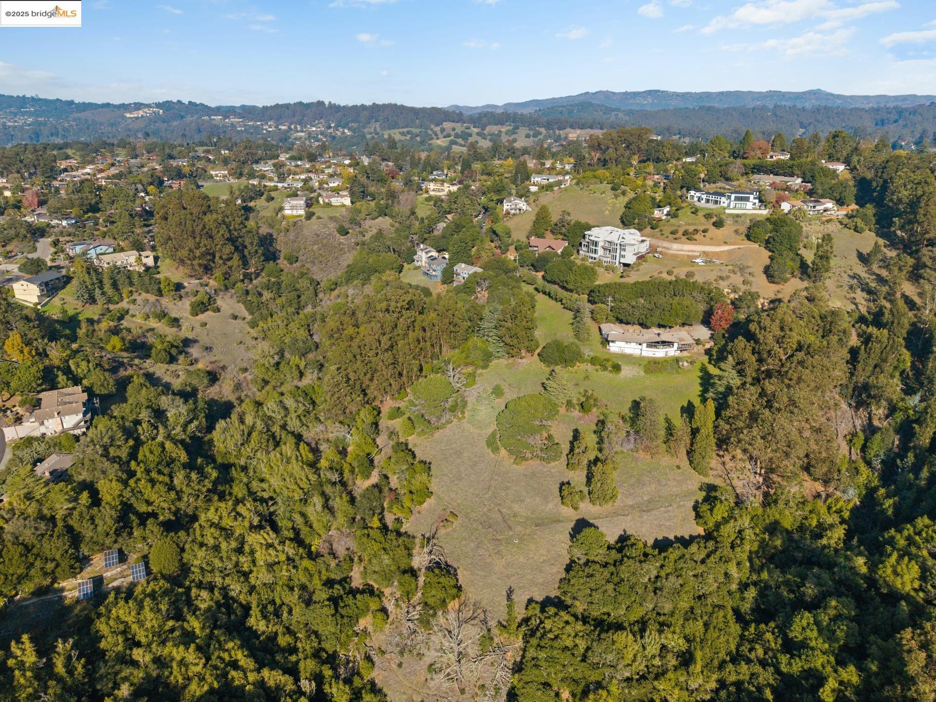 Detail Gallery Image 10 of 43 For 11330 Lochard St, Oakland,  CA 94605 - – Beds | – Baths