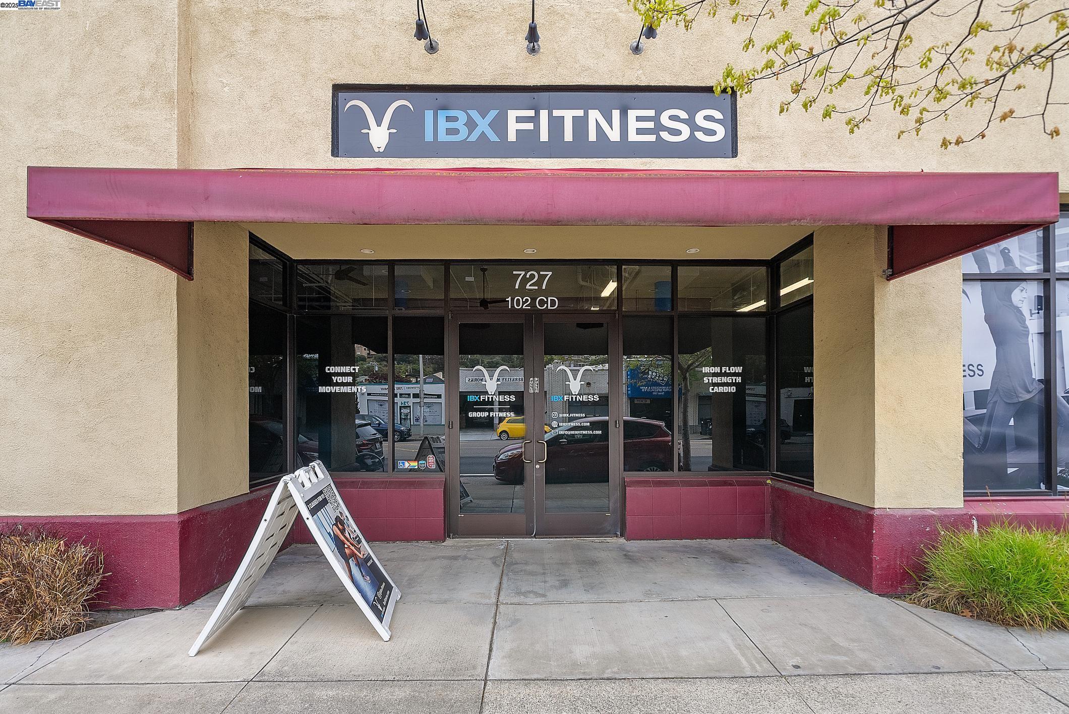 Detail Gallery Image 2 of 60 For , Albany,  CA 94706 - – Beds | – Baths