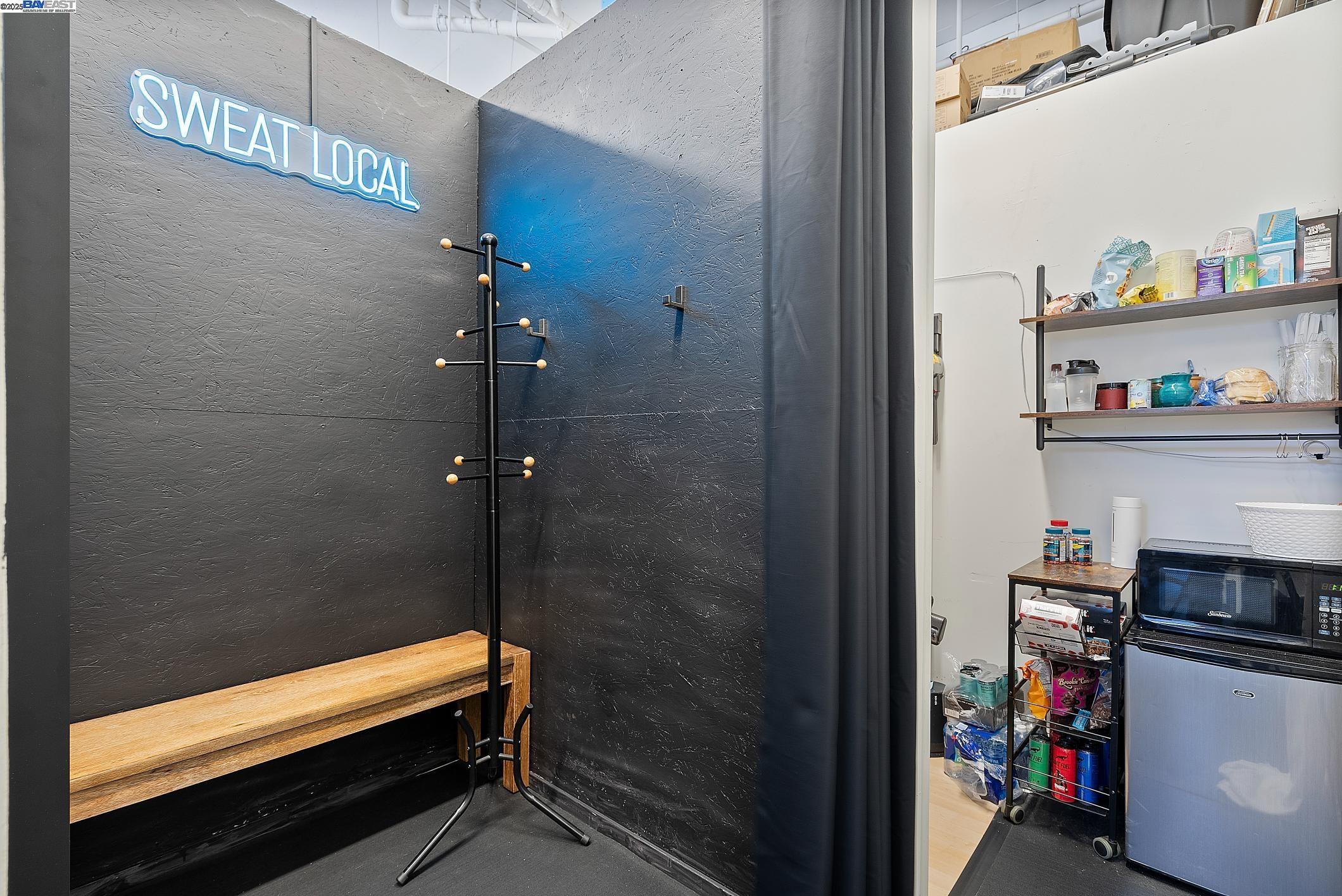 Detail Gallery Image 11 of 60 For , Albany,  CA 94706 - – Beds | – Baths