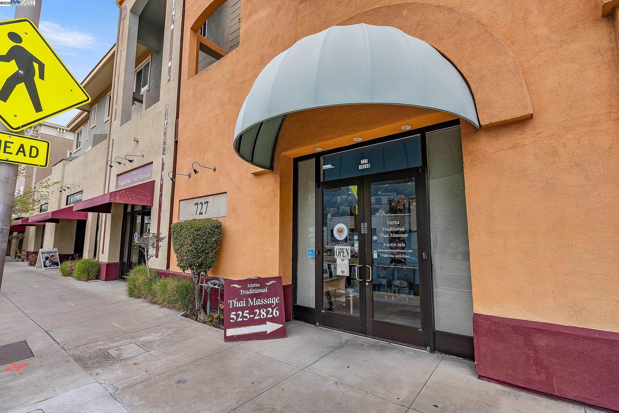 Detail Gallery Image 3 of 60 For , Albany,  CA 94706 - – Beds | – Baths