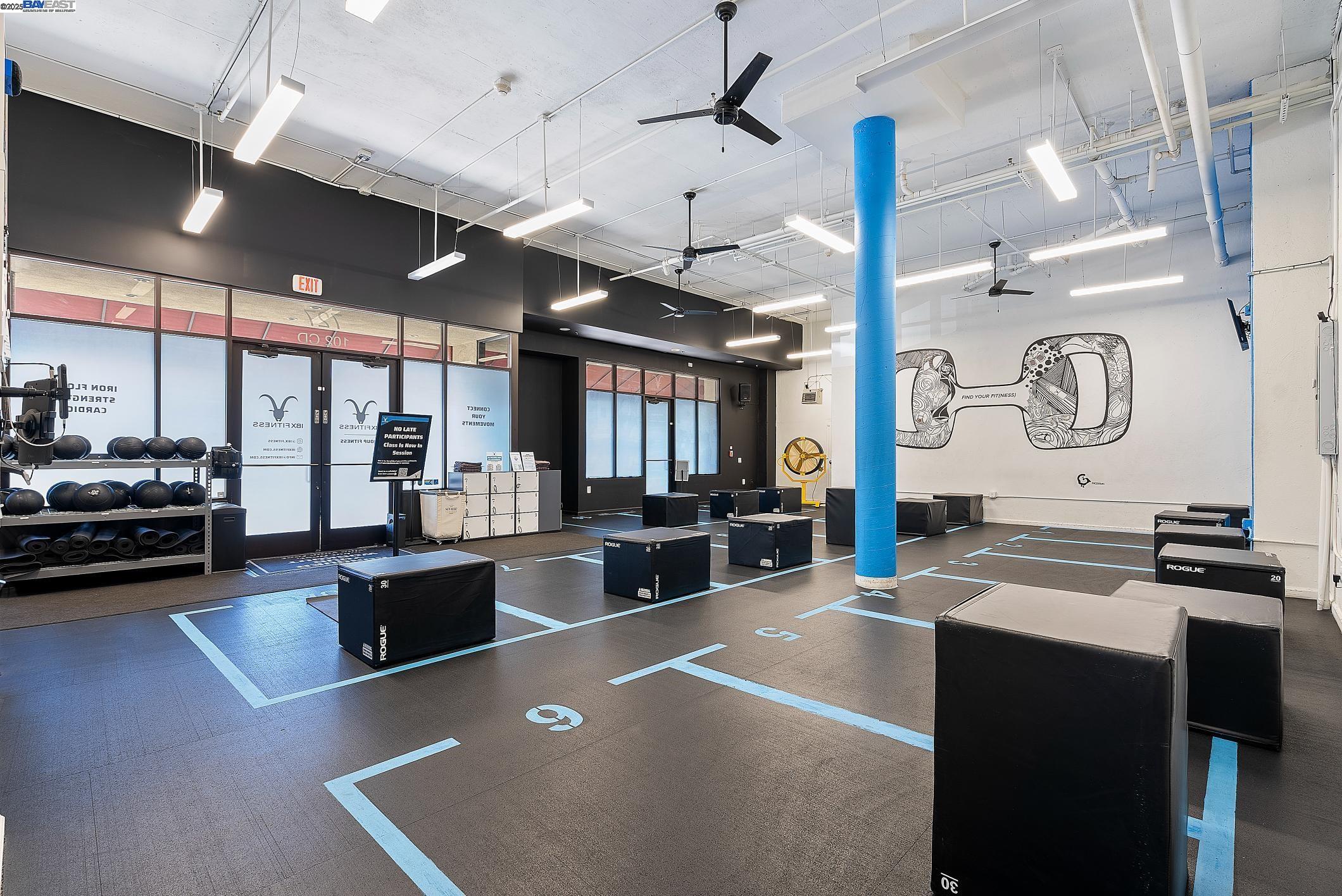 Detail Gallery Image 8 of 60 For , Albany,  CA 94706 - – Beds | – Baths