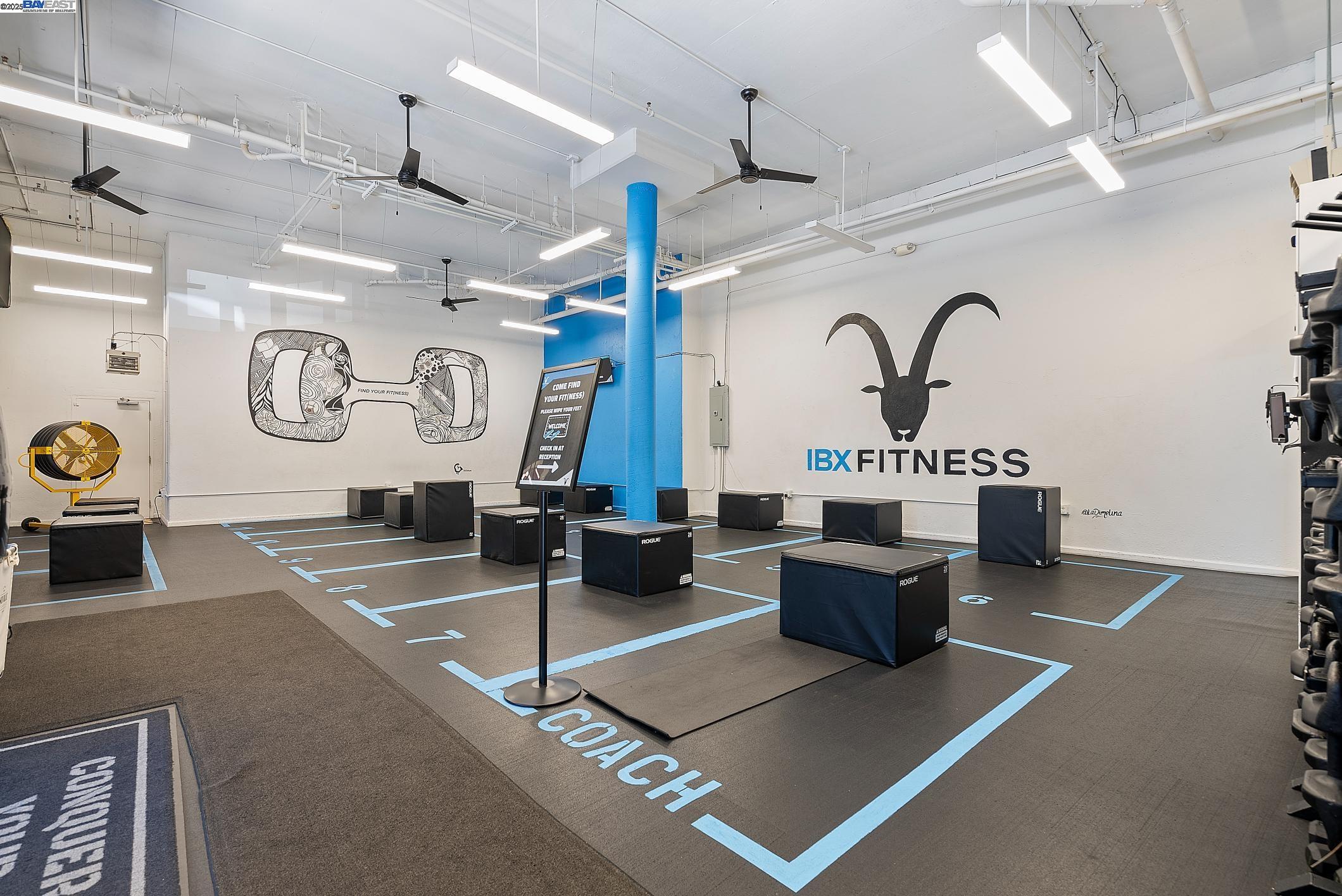 Detail Gallery Image 10 of 60 For , Albany,  CA 94706 - – Beds | – Baths