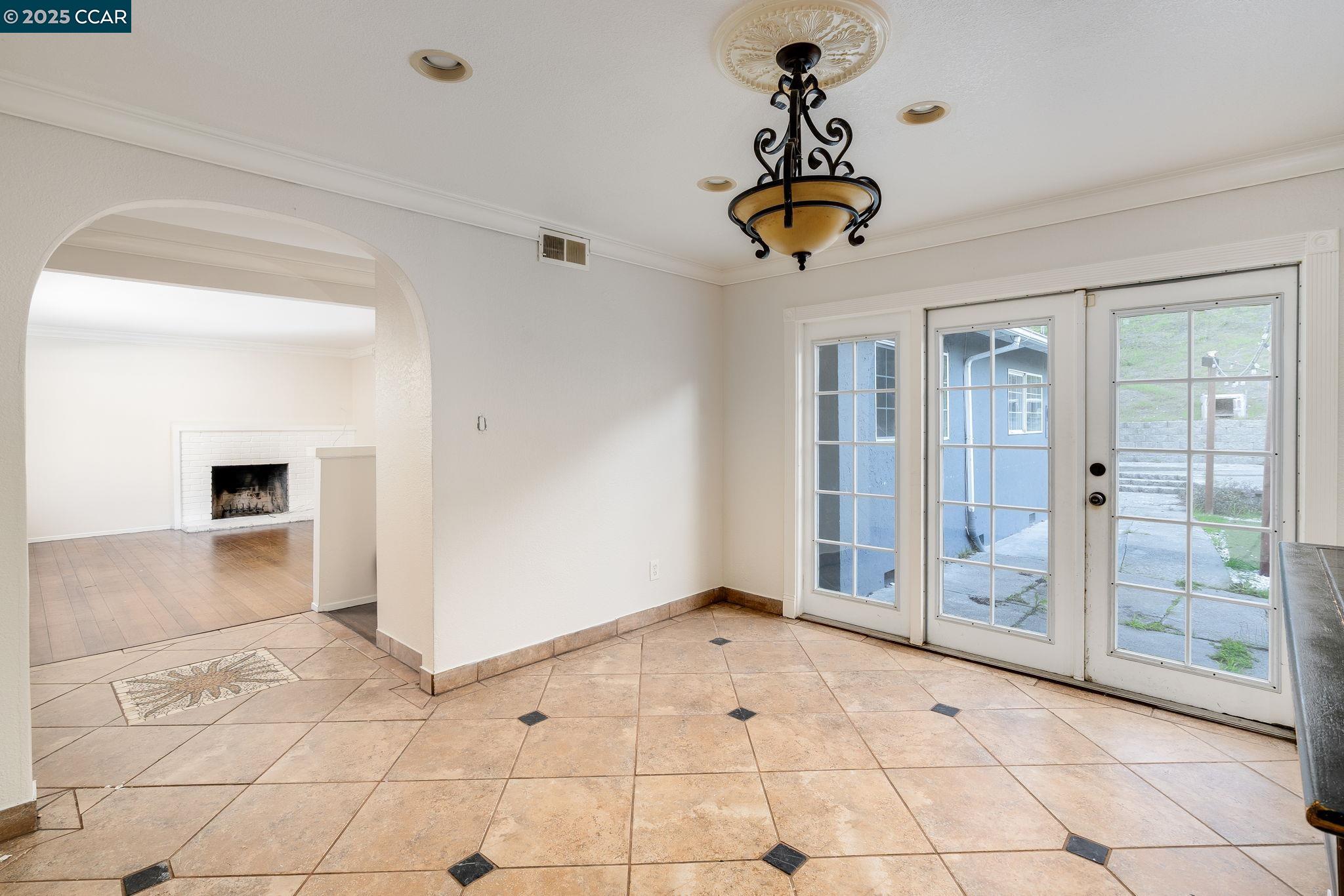 Detail Gallery Image 14 of 45 For 2901 Canterbury Dr, Richmond,  CA 94806 - 3 Beds | 2 Baths