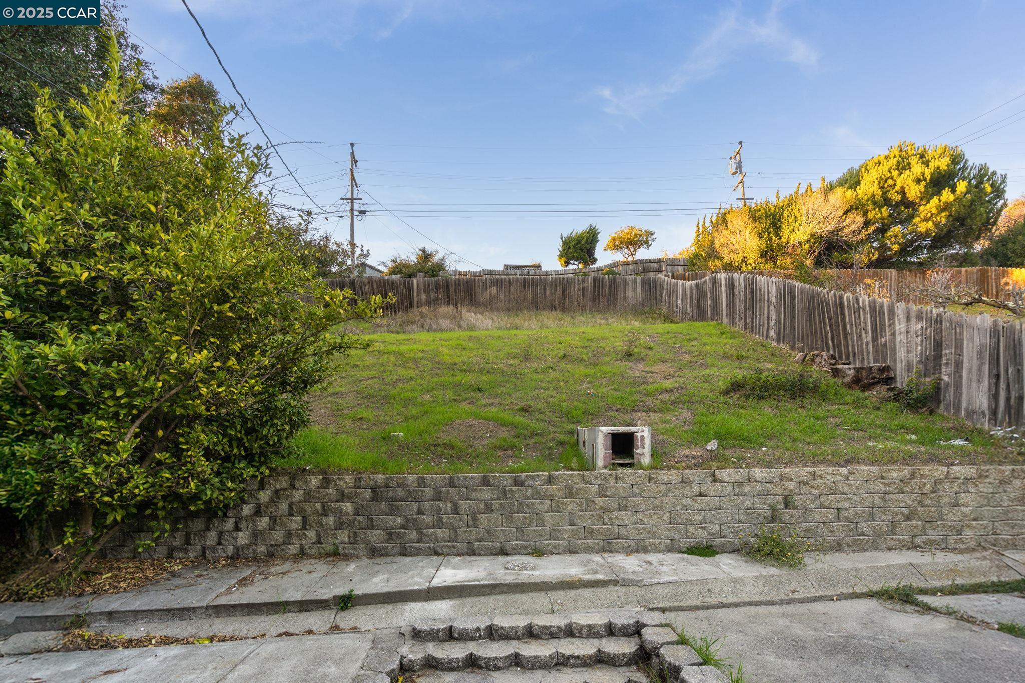 Detail Gallery Image 38 of 45 For 2901 Canterbury Dr, Richmond,  CA 94806 - 3 Beds | 2 Baths