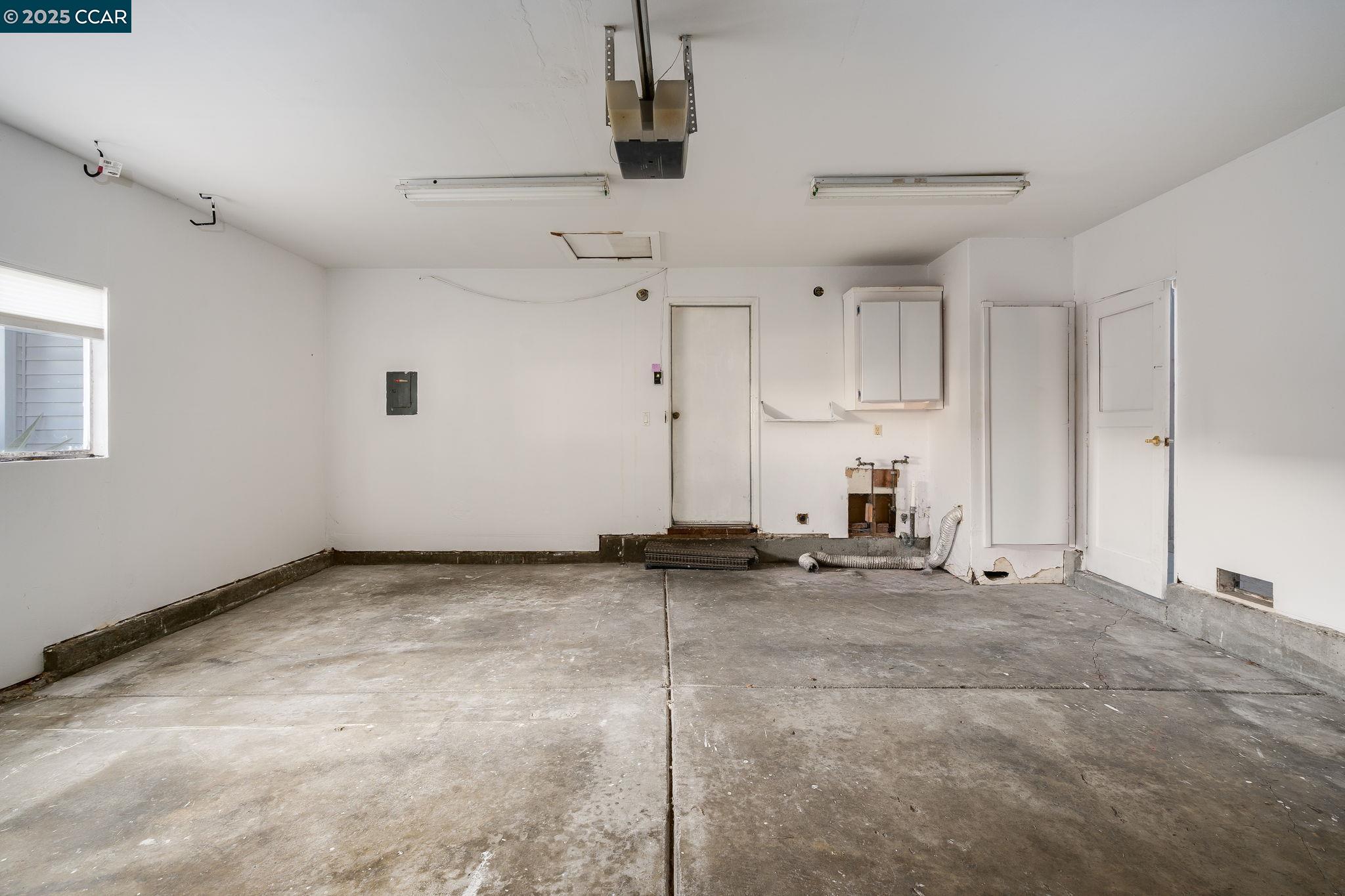 Detail Gallery Image 39 of 45 For 2901 Canterbury Dr, Richmond,  CA 94806 - 3 Beds | 2 Baths