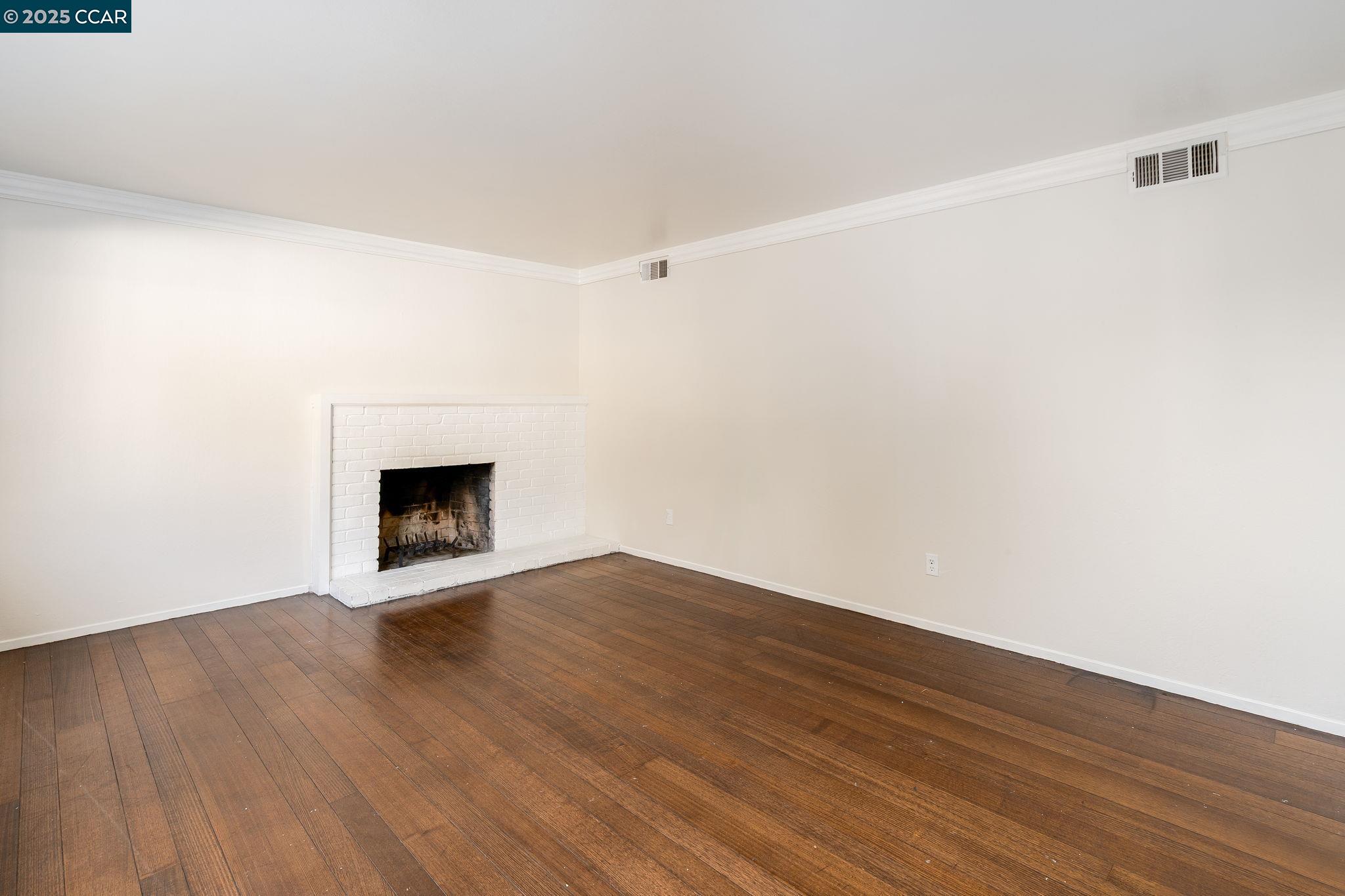 Detail Gallery Image 8 of 45 For 2901 Canterbury Dr, Richmond,  CA 94806 - 3 Beds | 2 Baths