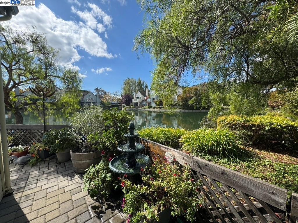 Detail Gallery Image 1 of 1 For 30 Invincible #A27,  Alameda,  CA 94501 - 2 Beds | 2 Baths