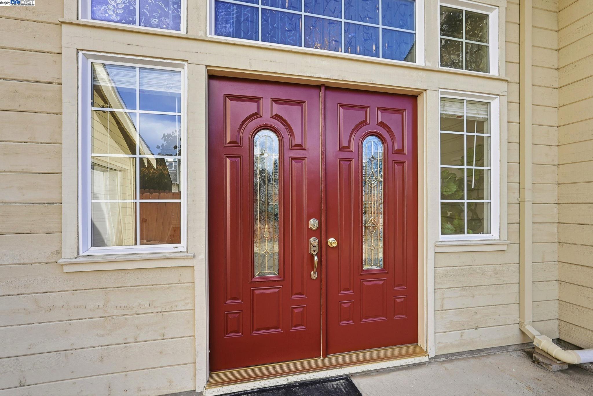 Detail Gallery Image 2 of 40 For 254 Medford Ave, Hayward,  CA 94541 - 4 Beds | 2 Baths