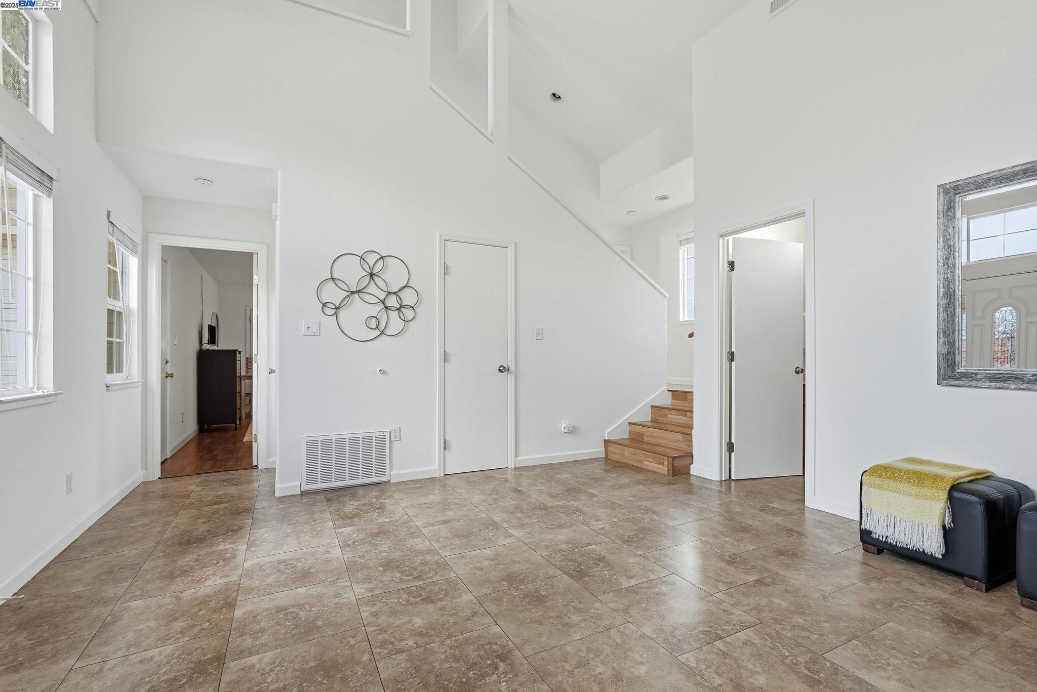 Detail Gallery Image 11 of 40 For 254 Medford Ave, Hayward,  CA 94541 - 4 Beds | 2 Baths