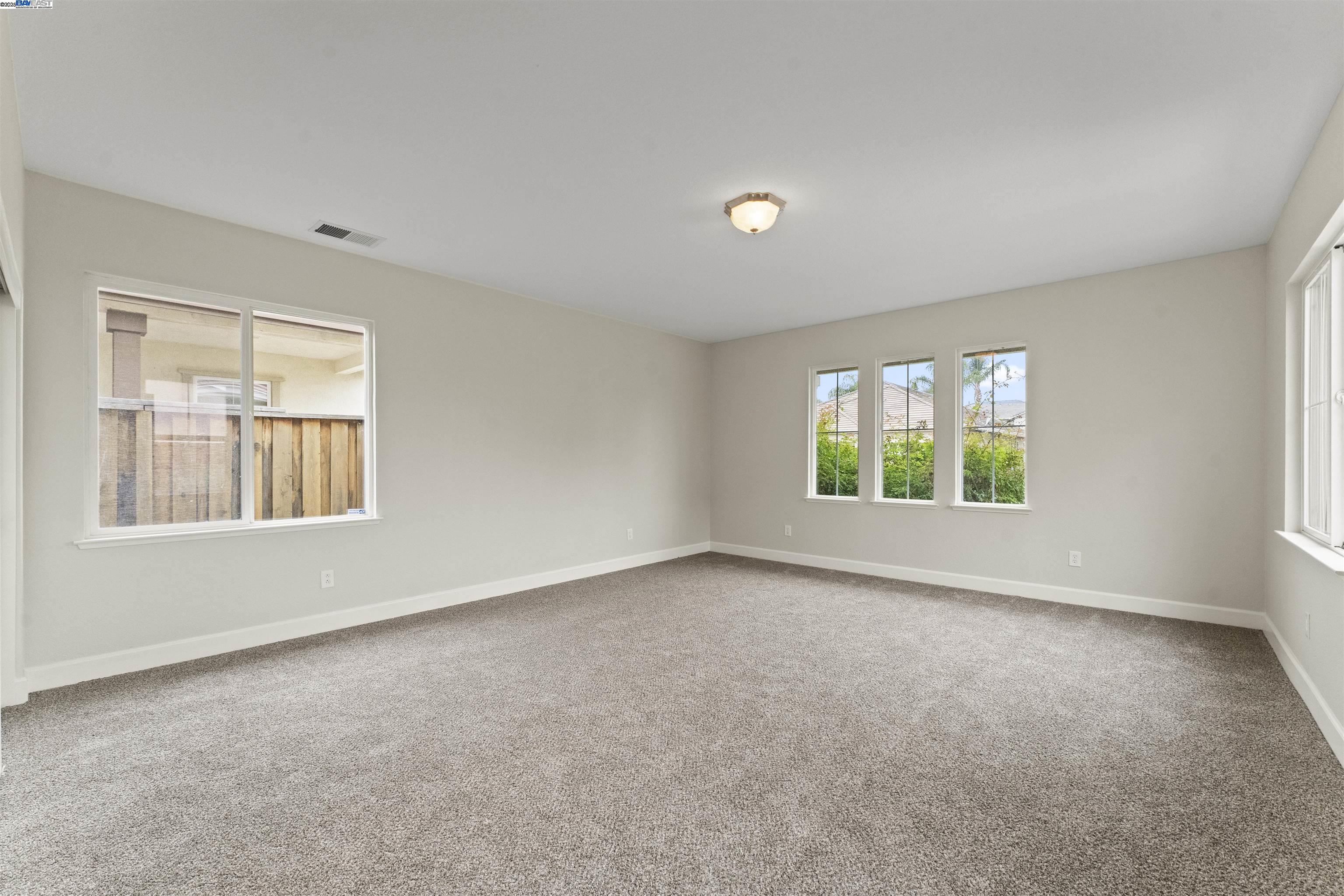 Detail Gallery Image 19 of 52 For 204 Daylily Ln, Patterson,  CA 95363 - 6 Beds | 3 Baths