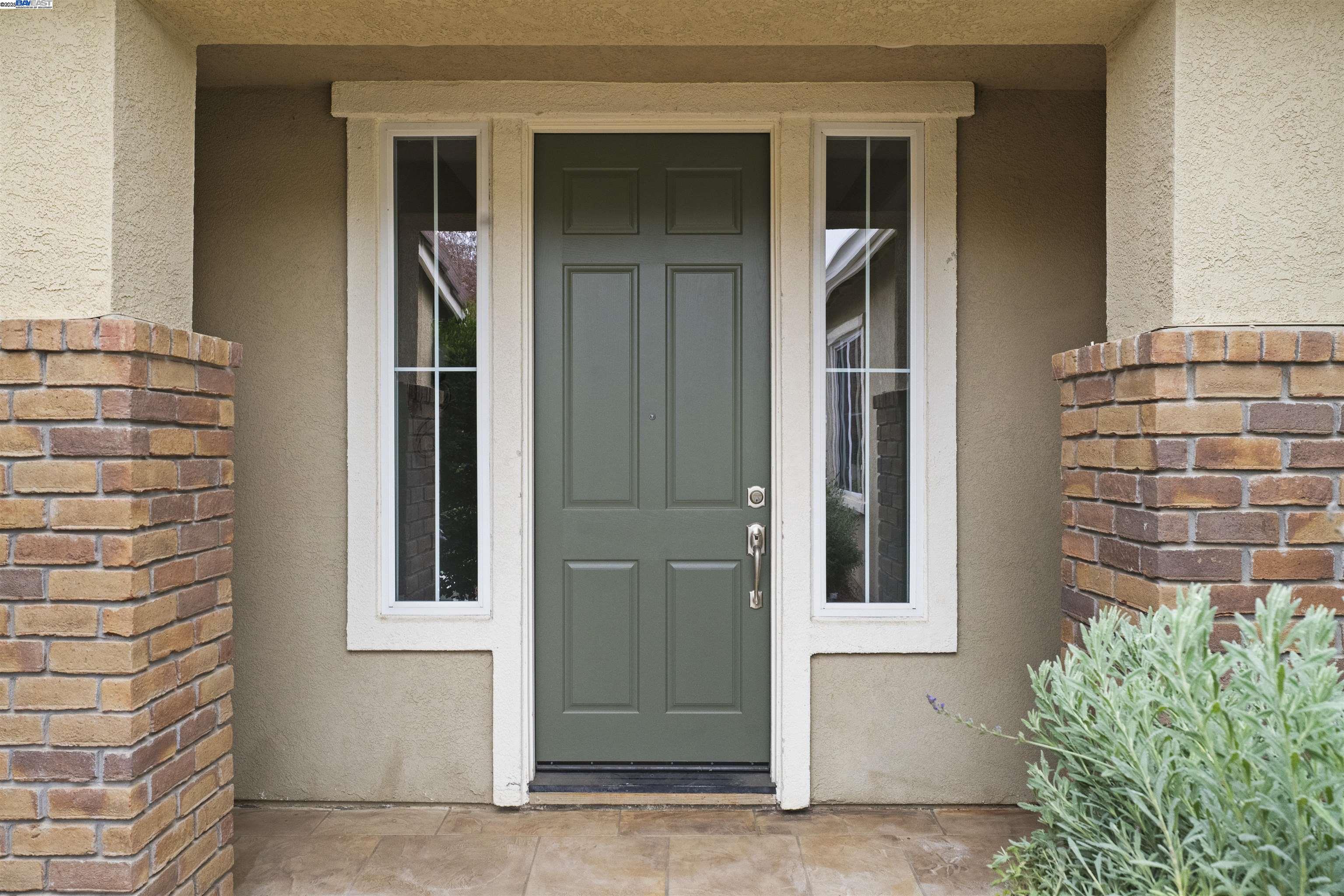 Detail Gallery Image 3 of 52 For 204 Daylily Ln, Patterson,  CA 95363 - 6 Beds | 3 Baths