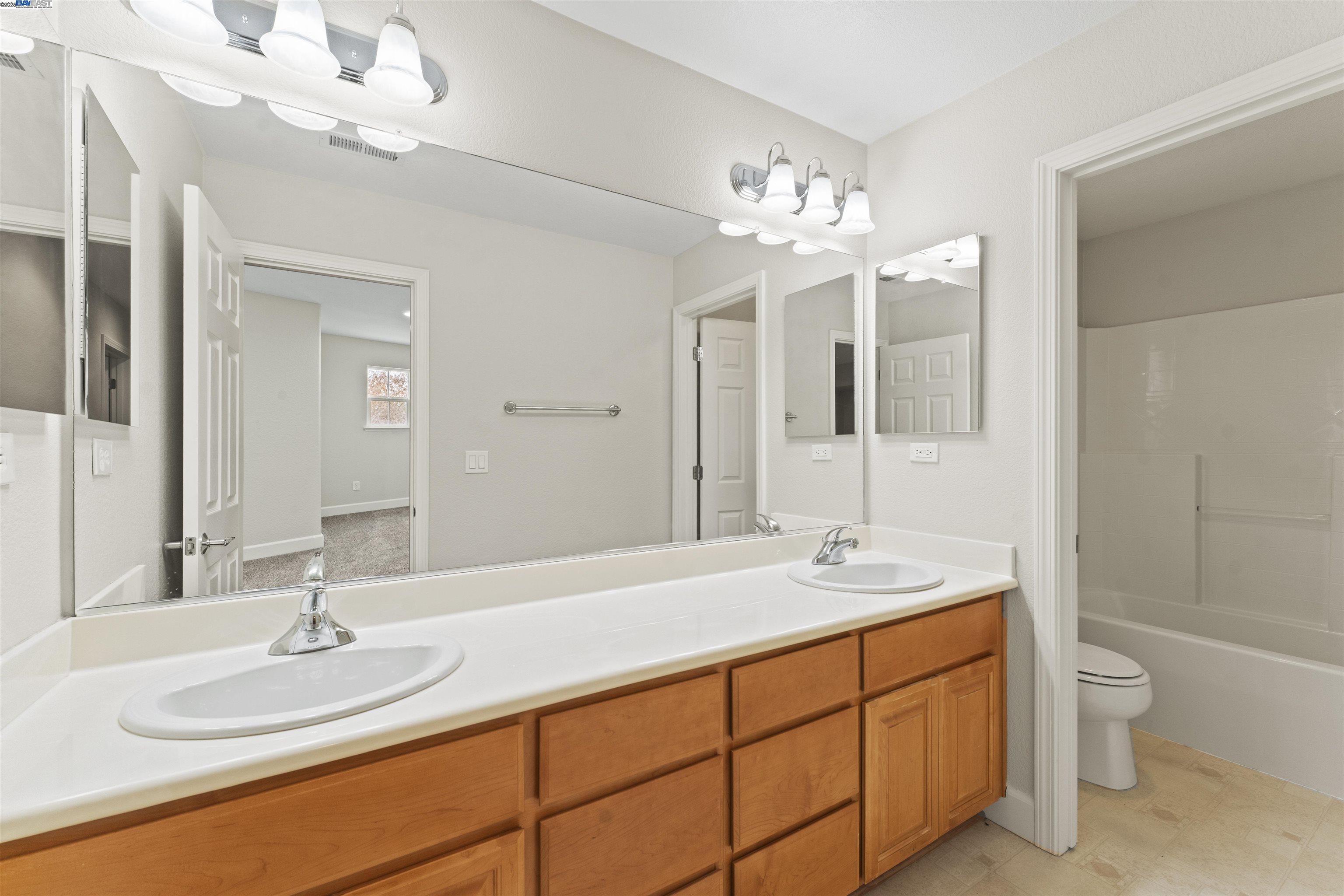 Detail Gallery Image 28 of 52 For 204 Daylily Ln, Patterson,  CA 95363 - 6 Beds | 3 Baths