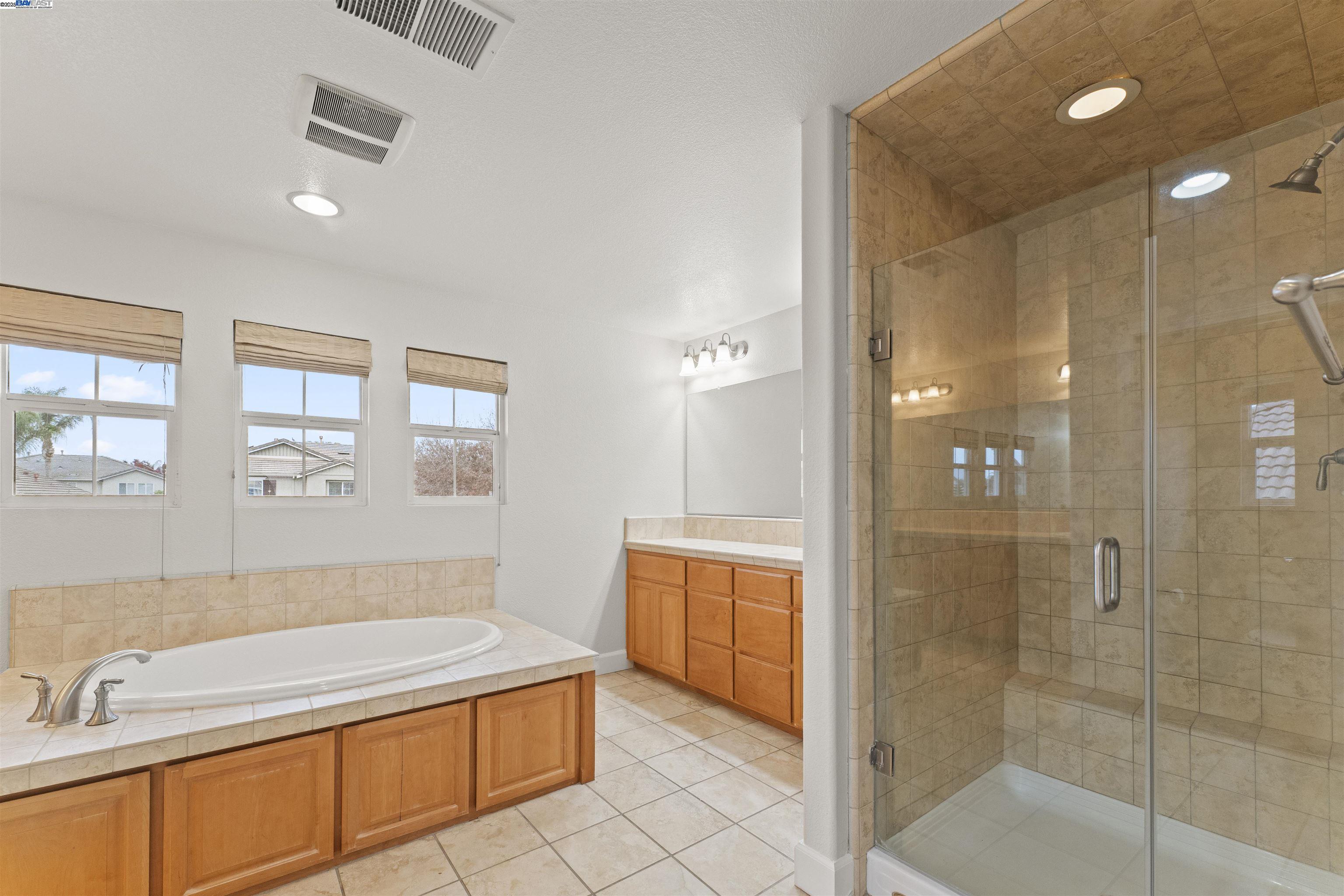 Detail Gallery Image 40 of 52 For 204 Daylily Ln, Patterson,  CA 95363 - 6 Beds | 3 Baths