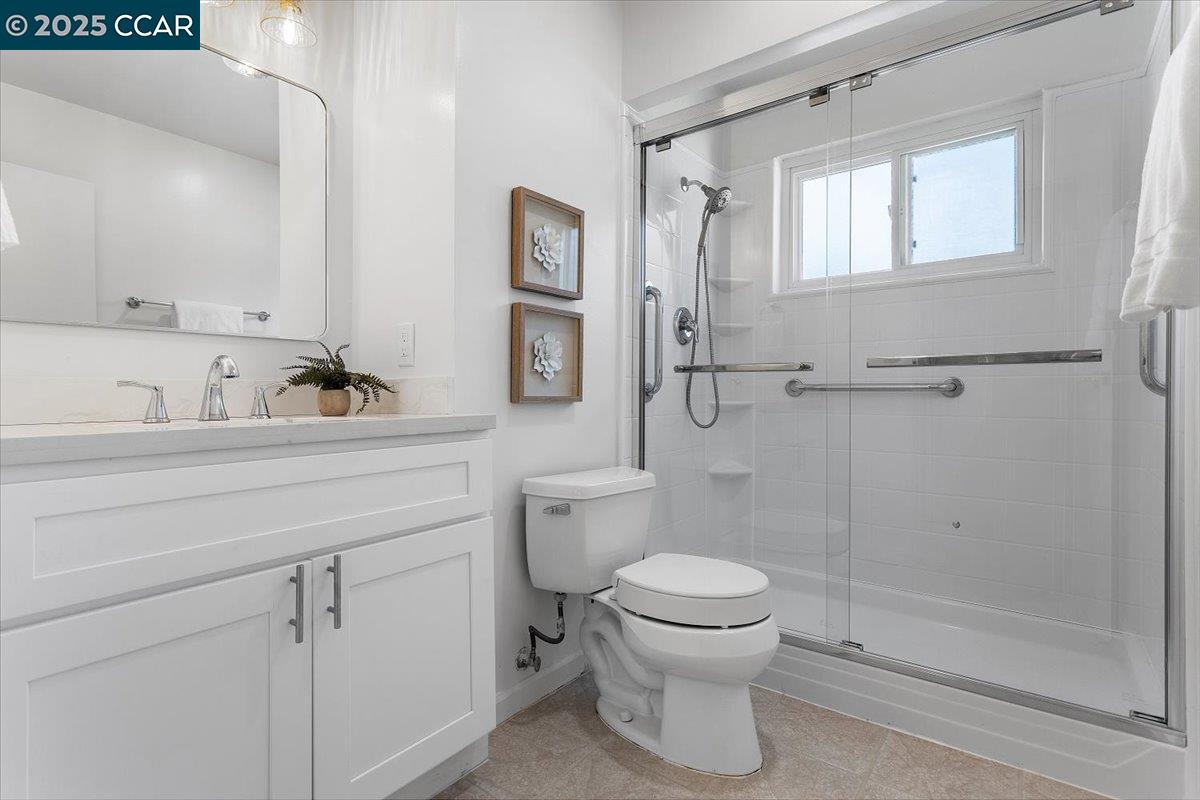 Detail Gallery Image 30 of 56 For 4604 Lawrence Dr, Castro Valley,  CA 94546 - 3 Beds | 3 Baths