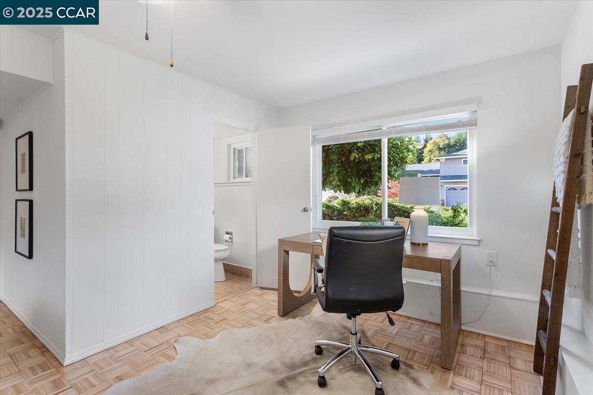 Detail Gallery Image 40 of 56 For 4604 Lawrence Dr, Castro Valley,  CA 94546 - 3 Beds | 3 Baths