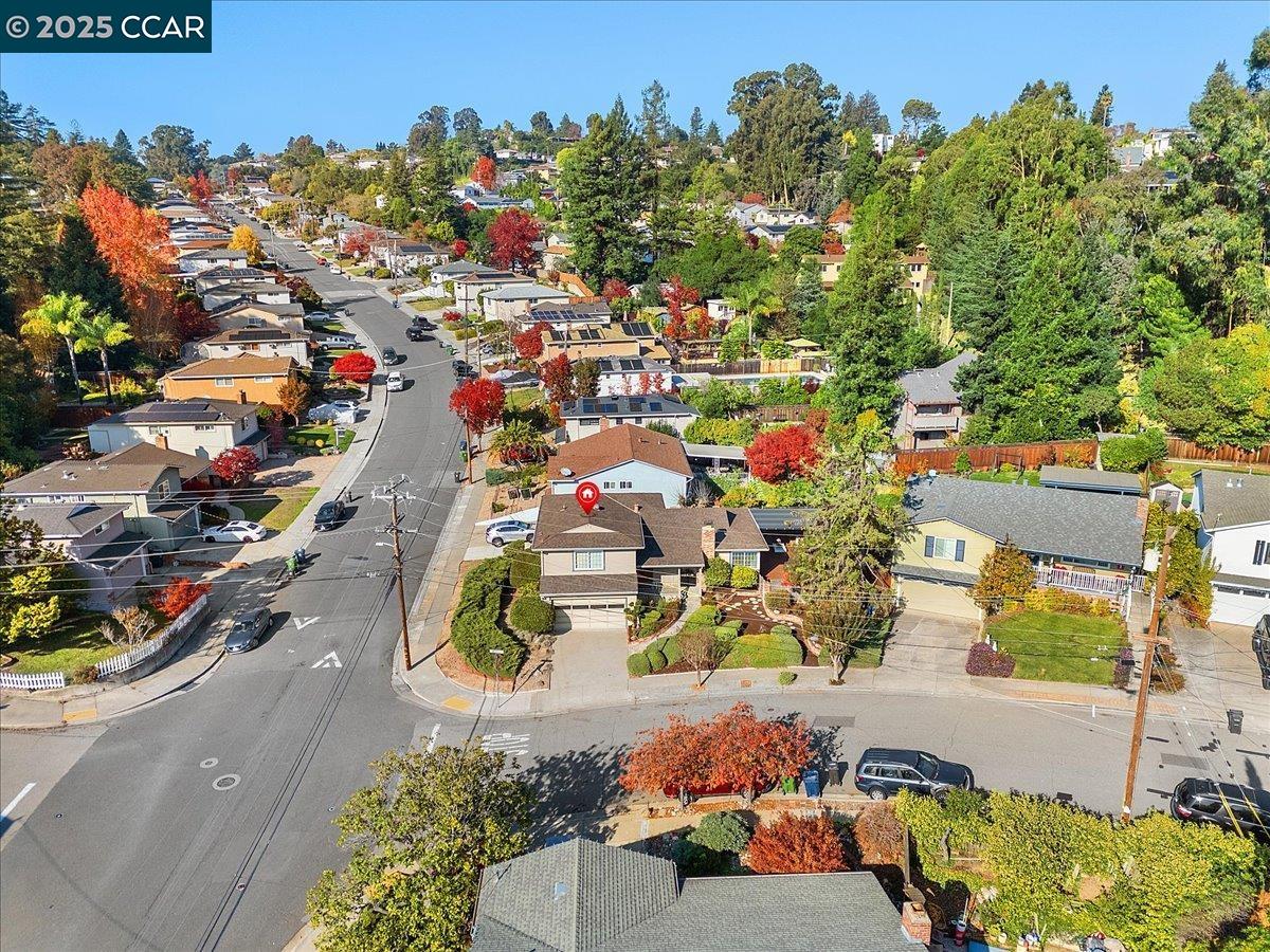 Detail Gallery Image 50 of 56 For 4604 Lawrence Dr, Castro Valley,  CA 94546 - 3 Beds | 3 Baths