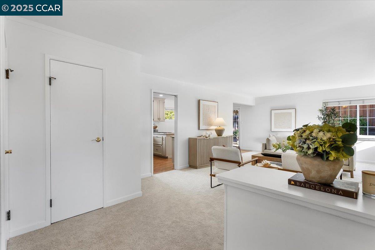 Detail Gallery Image 6 of 56 For 4604 Lawrence Dr, Castro Valley,  CA 94546 - 3 Beds | 3 Baths