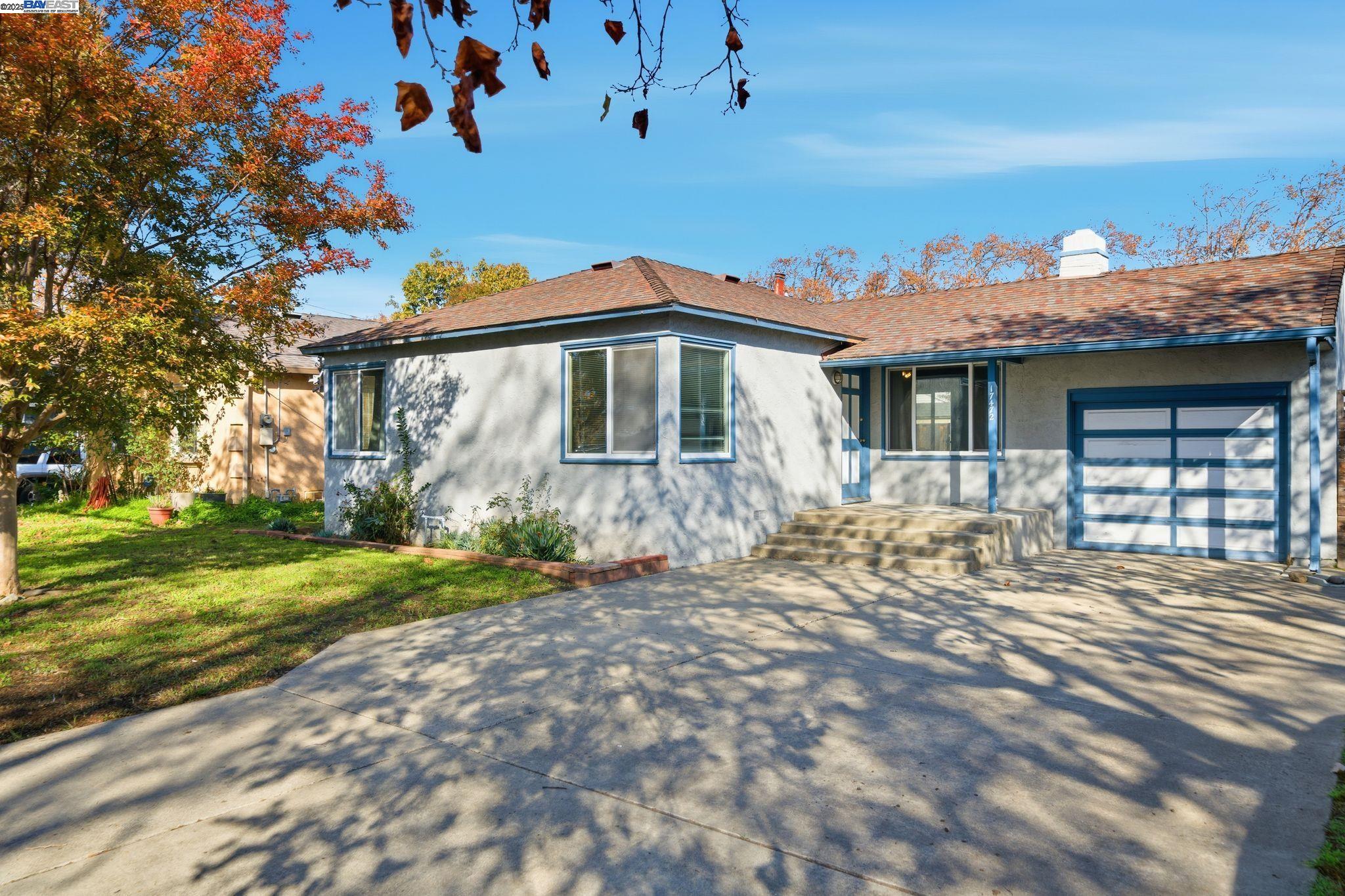 Detail Gallery Image 2 of 25 For 17472 via Segundo, San Lorenzo,  CA 94580 - 3 Beds | 1 Baths