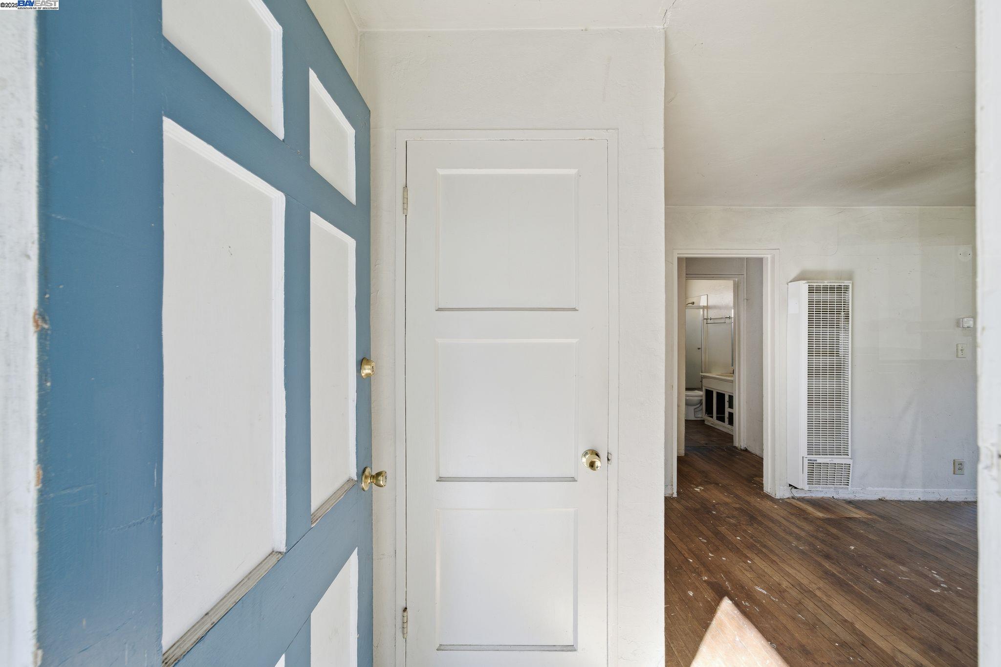 Detail Gallery Image 4 of 25 For 17472 via Segundo, San Lorenzo,  CA 94580 - 3 Beds | 1 Baths