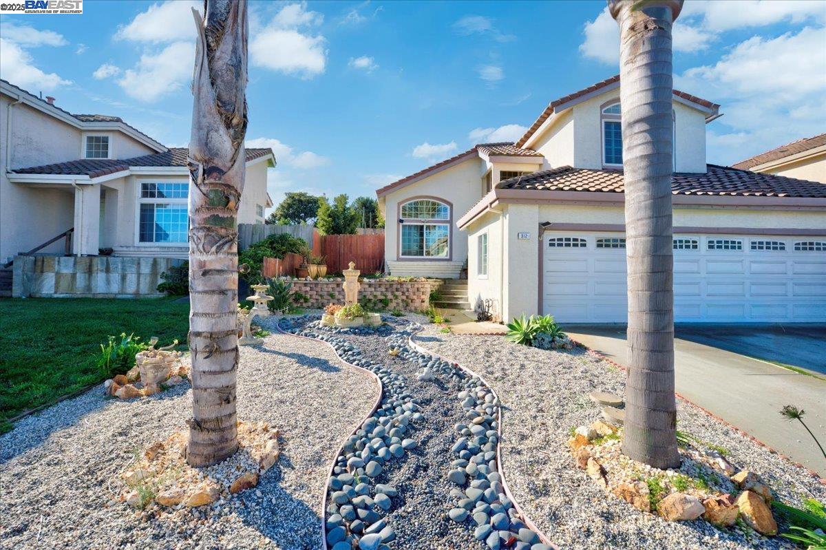 Detail Gallery Image 2 of 59 For 312 Sirena Del Mar Rd, –,  CA 93933 - 3 Beds | 2/1 Baths