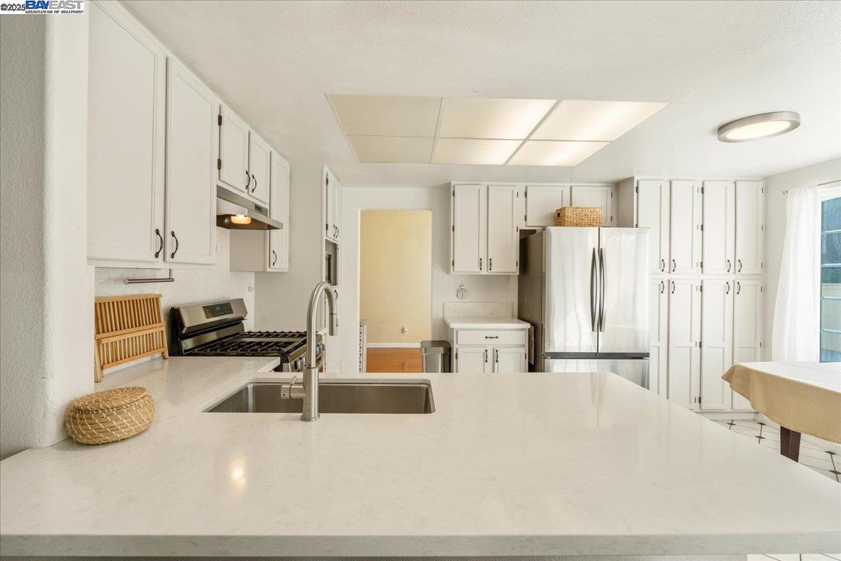 Detail Gallery Image 13 of 59 For 312 Sirena Del Mar Rd, –,  CA 93933 - 3 Beds | 2/1 Baths