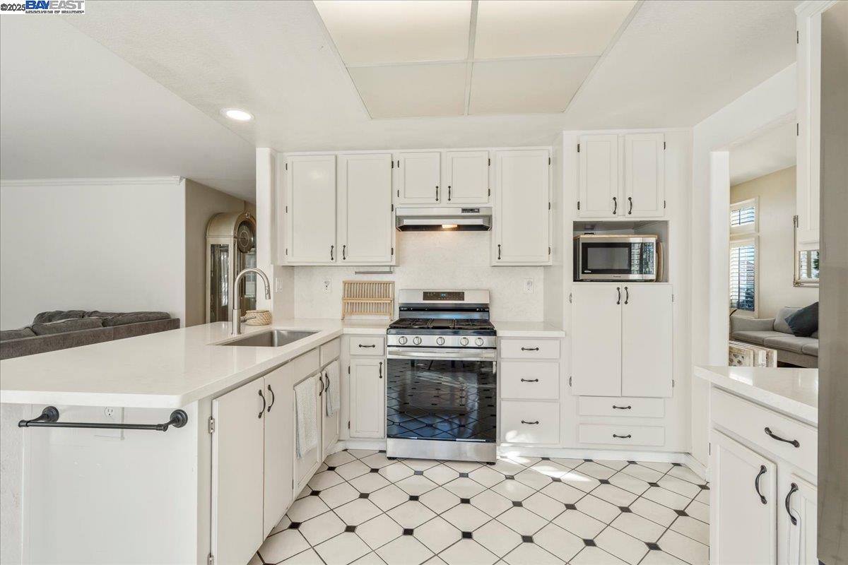 Detail Gallery Image 16 of 59 For 312 Sirena Del Mar Rd, –,  CA 93933 - 3 Beds | 2/1 Baths