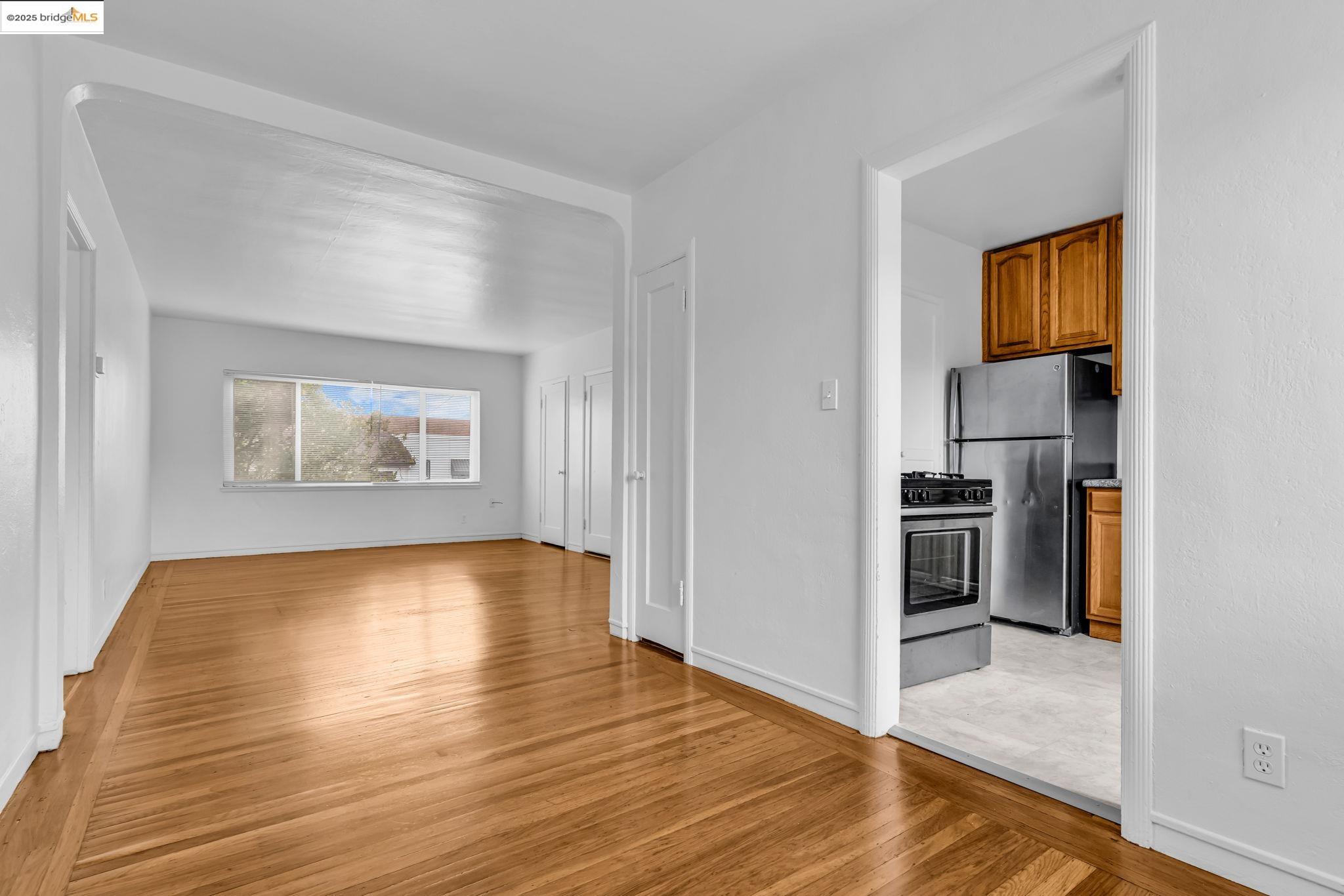 Detail Gallery Image 4 of 16 For 5492 Ruth Ave, Oakland,  CA 94601 - – Beds | – Baths