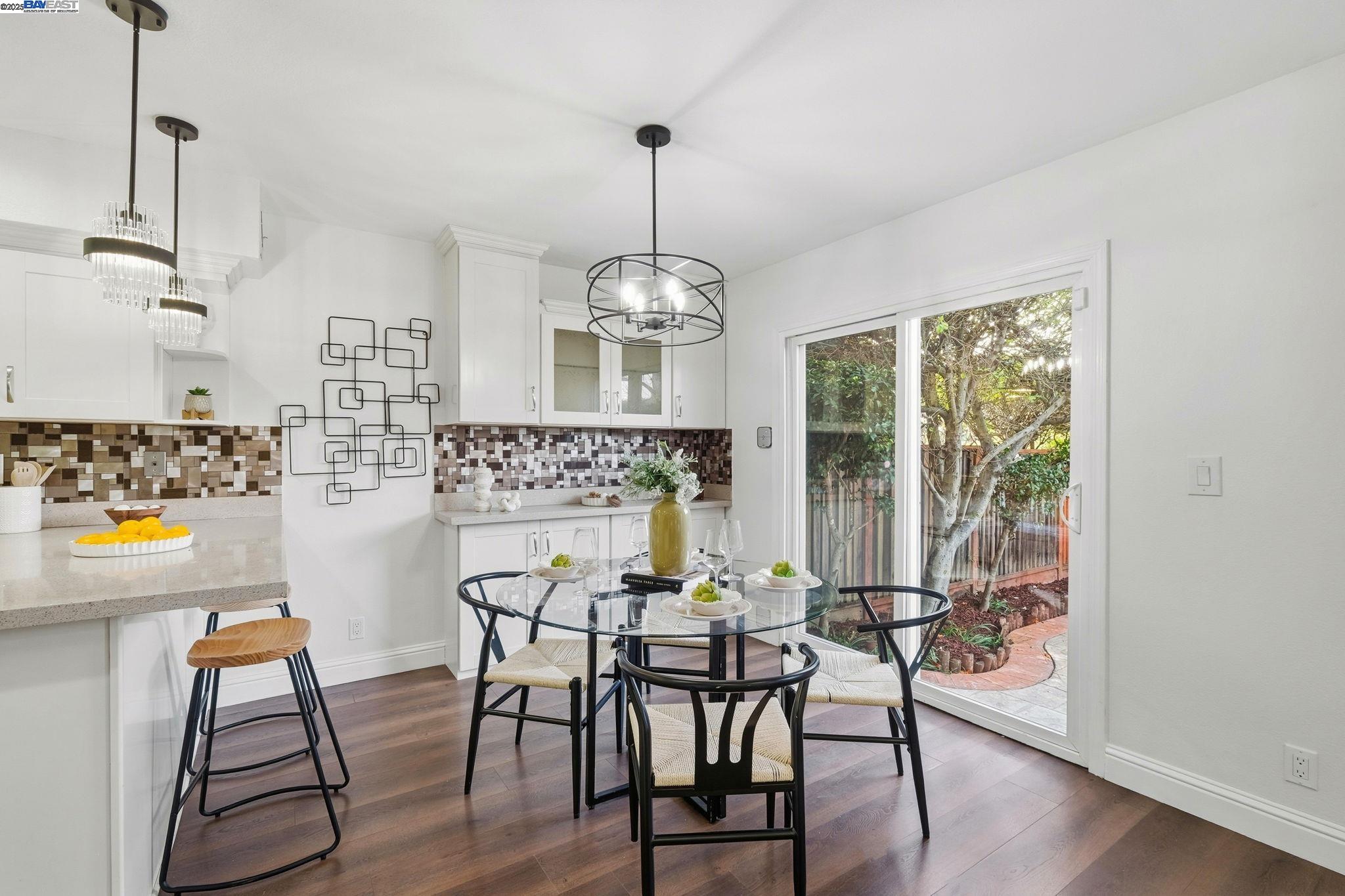 Detail Gallery Image 11 of 34 For 2907 Wilson Cmn, Fremont,  CA 94538 - 3 Beds | 2/1 Baths