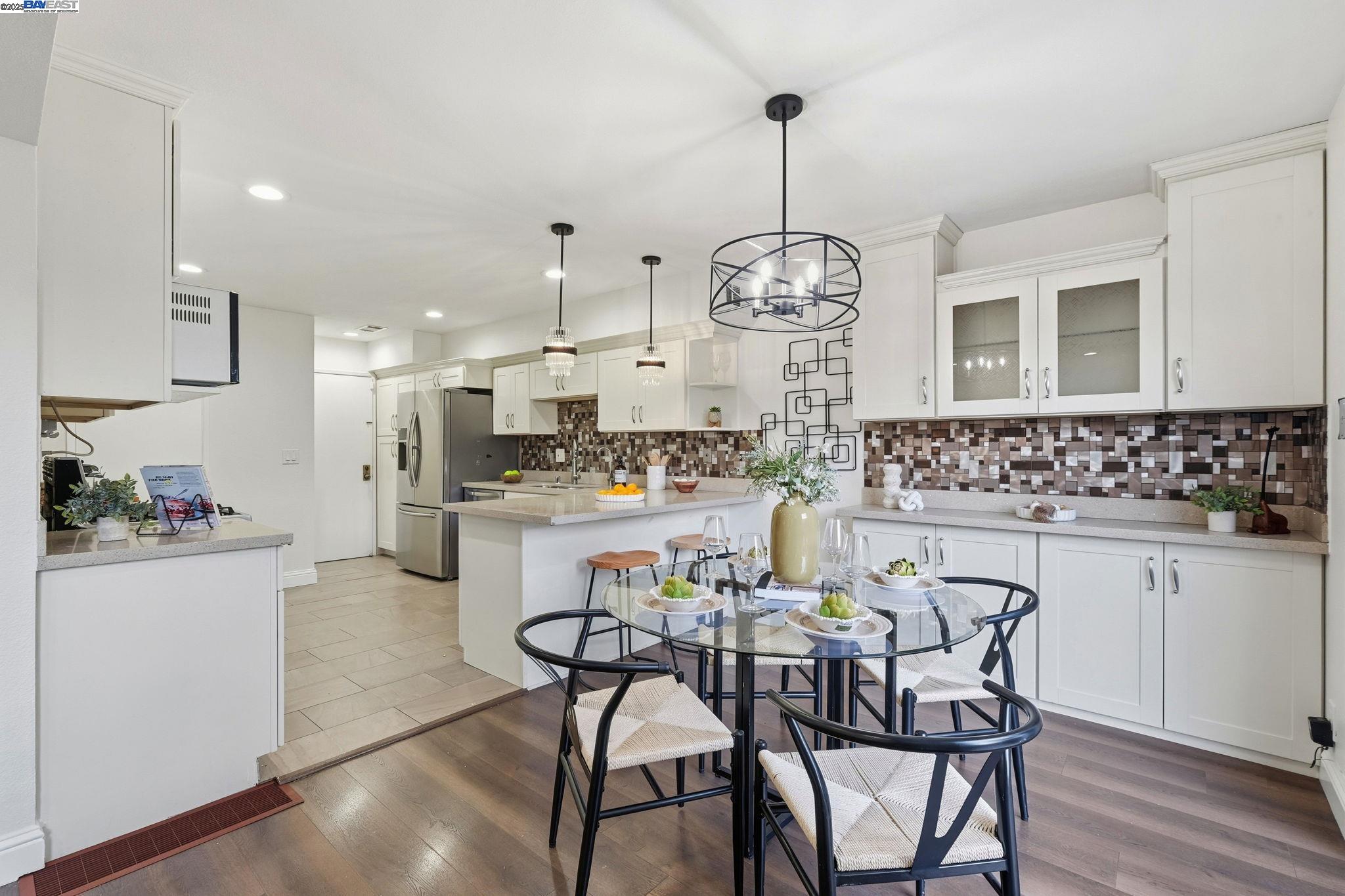 Detail Gallery Image 12 of 34 For 2907 Wilson Cmn, Fremont,  CA 94538 - 3 Beds | 2/1 Baths