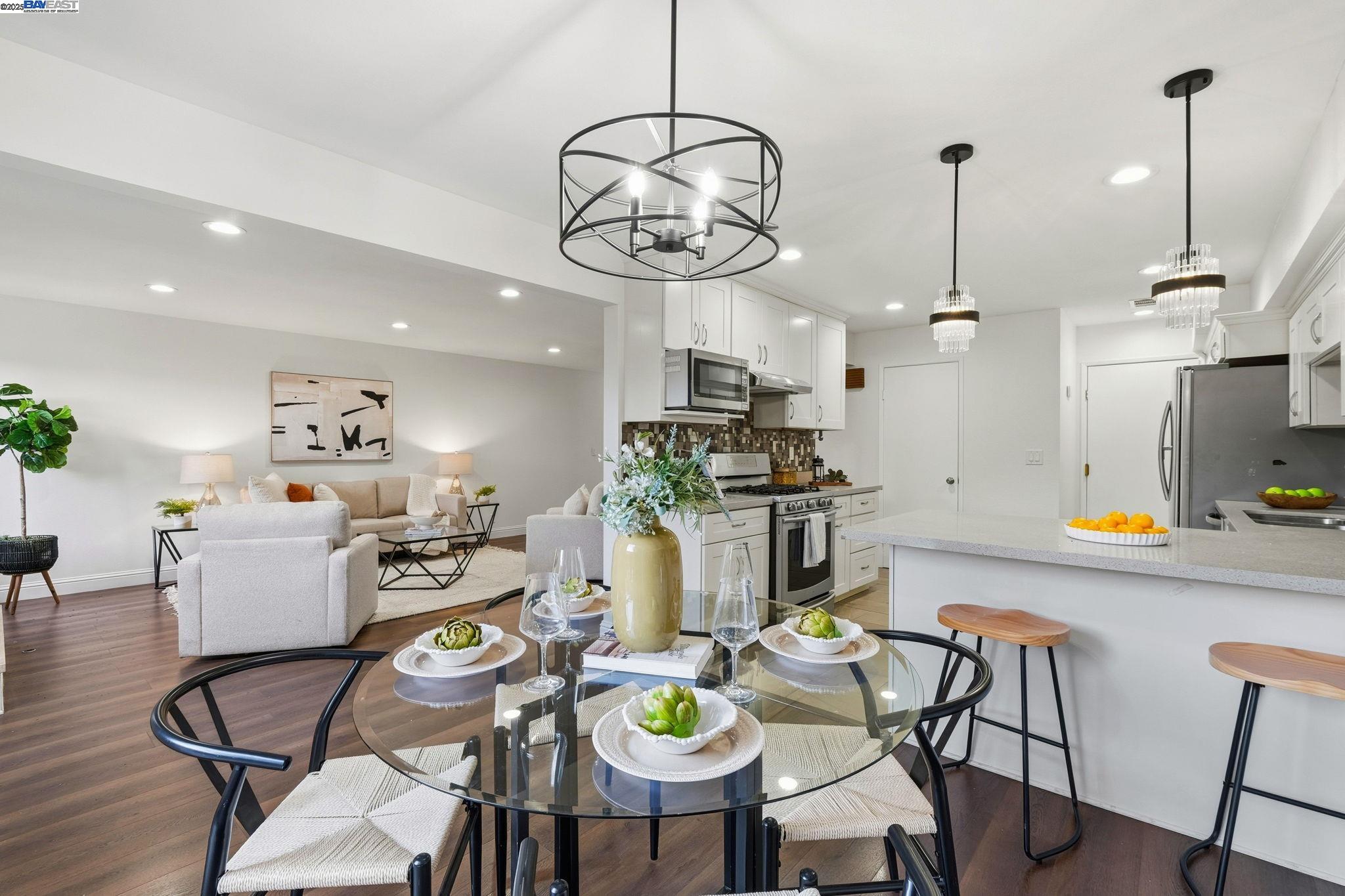 Detail Gallery Image 13 of 34 For 2907 Wilson Cmn, Fremont,  CA 94538 - 3 Beds | 2/1 Baths