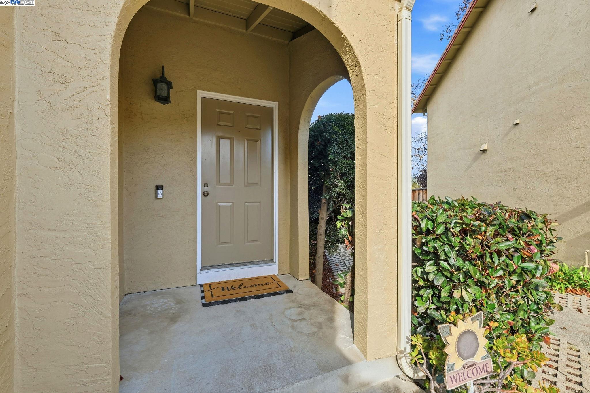 Detail Gallery Image 3 of 35 For 2907 Wilson Cmn, Fremont,  CA 94538 - 3 Beds | 2/1 Baths