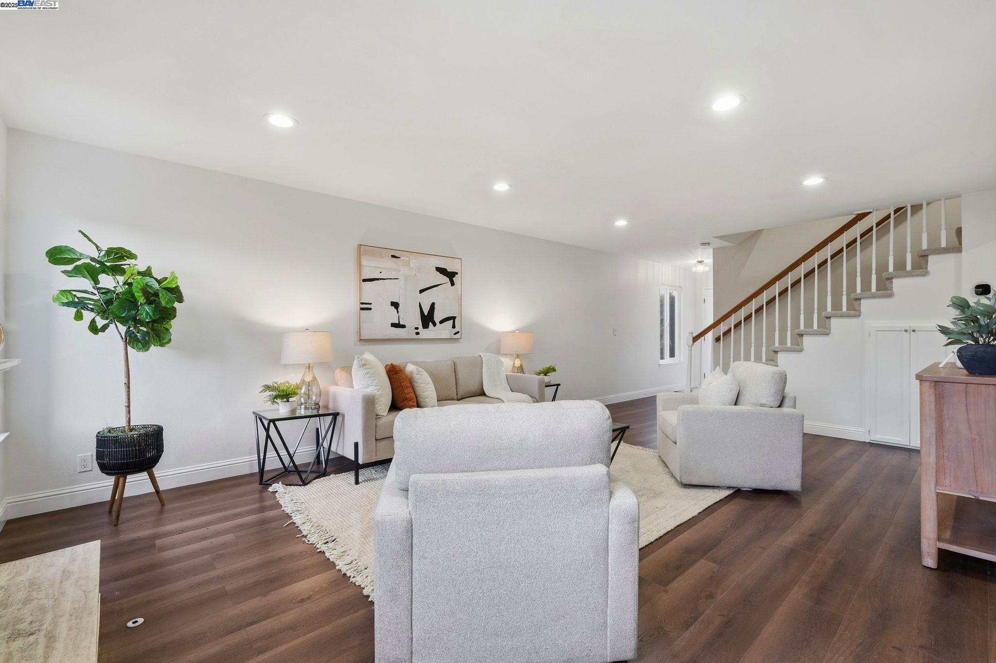 Detail Gallery Image 4 of 34 For 2907 Wilson Cmn, Fremont,  CA 94538 - 3 Beds | 2/1 Baths