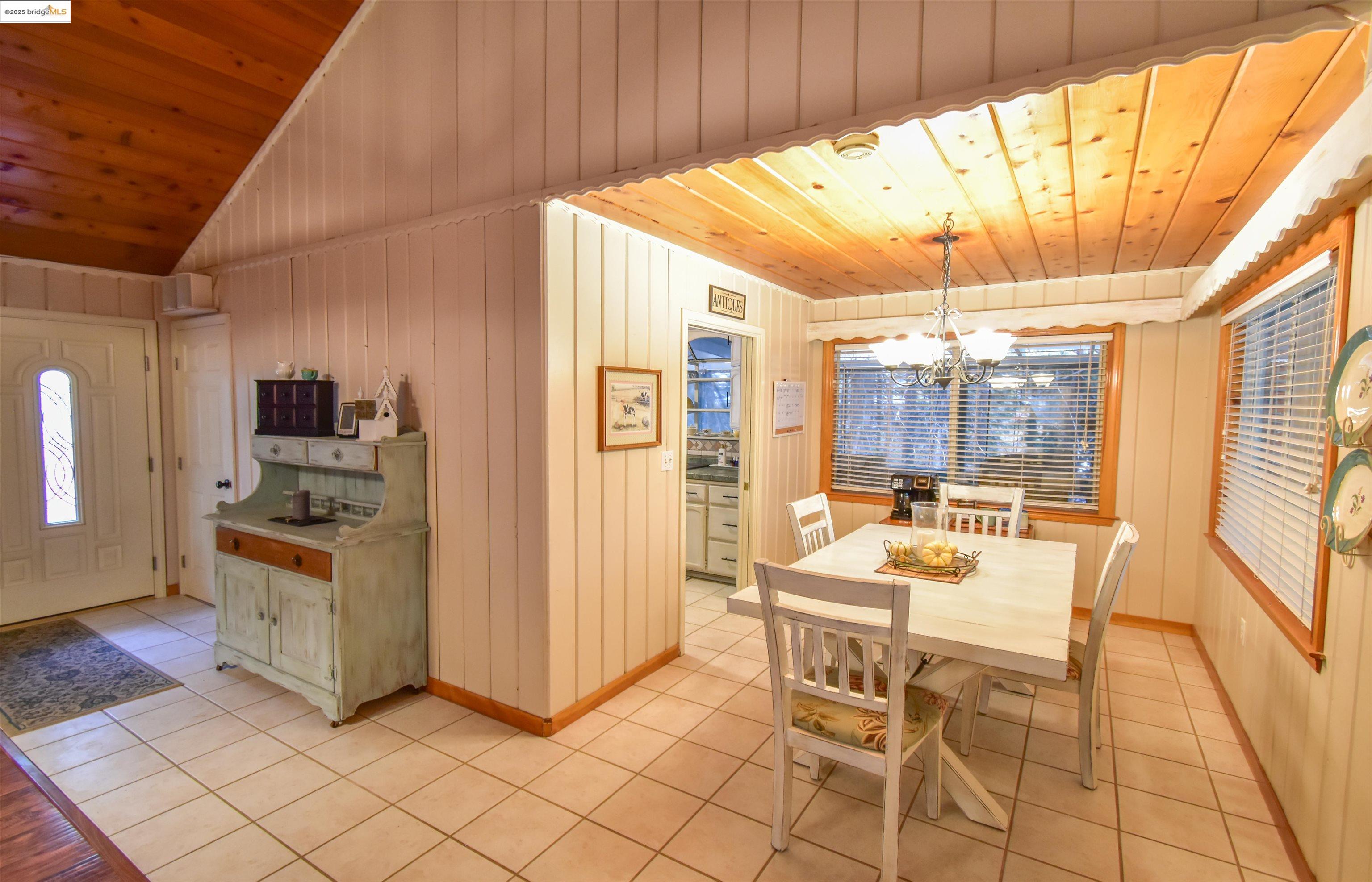 Detail Gallery Image 11 of 18 For 20705 Muheli Rd, Mi Wuk Village,  CA 95346 - 3 Beds | 2 Baths