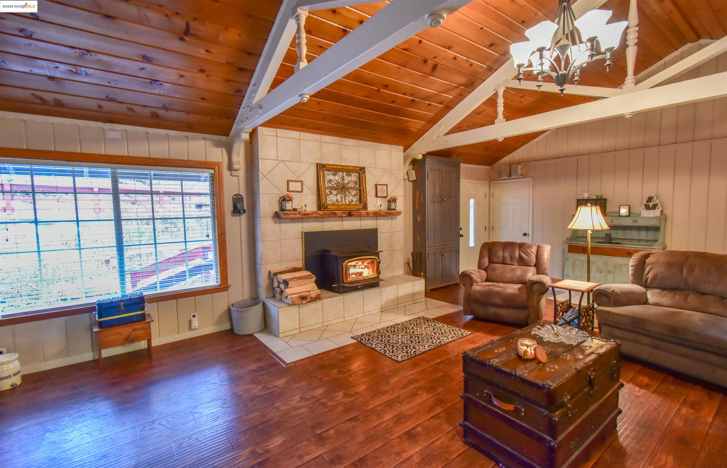 Detail Gallery Image 4 of 18 For 20705 Muheli Rd, Mi Wuk Village,  CA 95346 - 3 Beds | 2 Baths